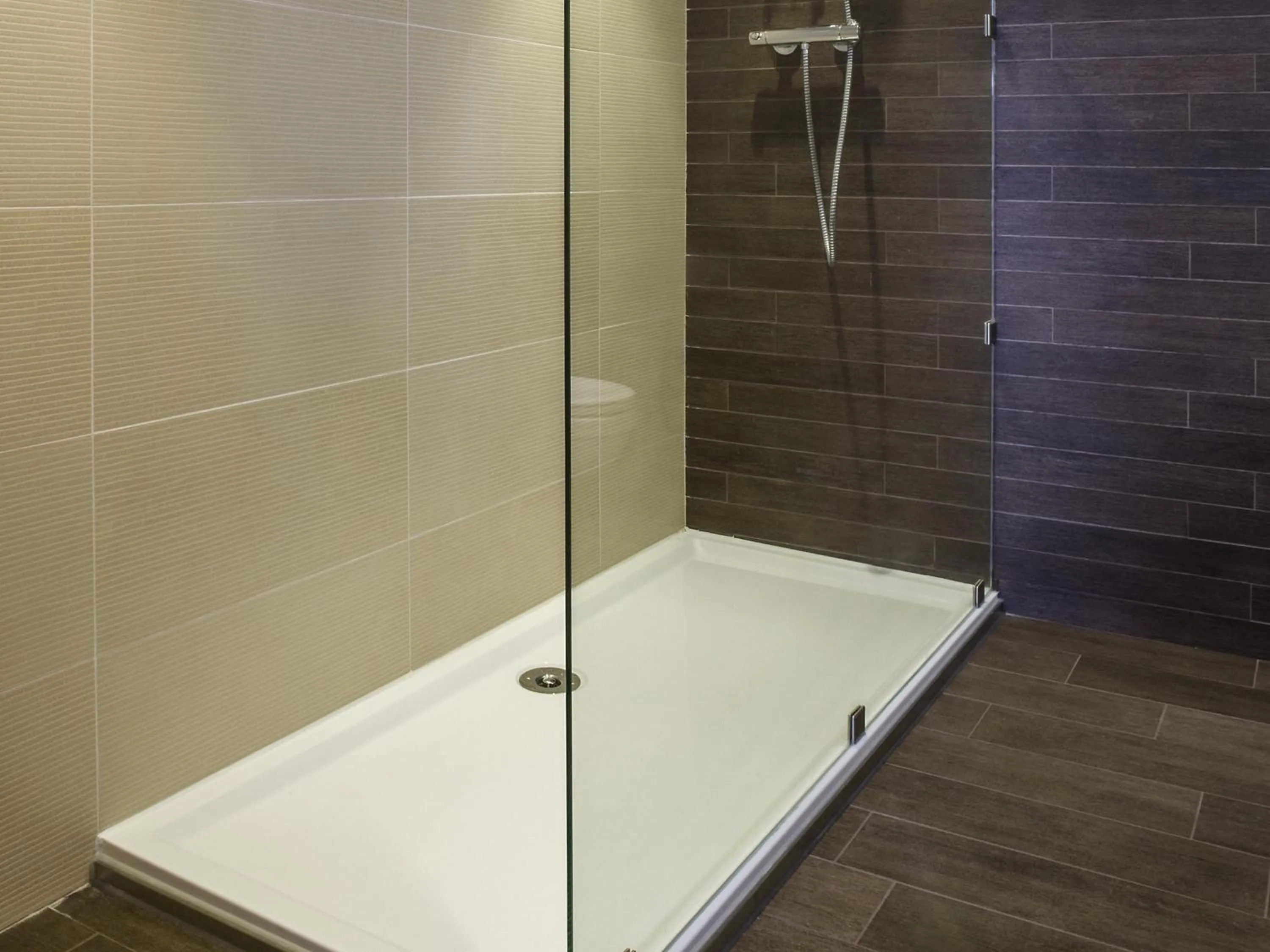 Bedroom in Ibis Styles La Louvière