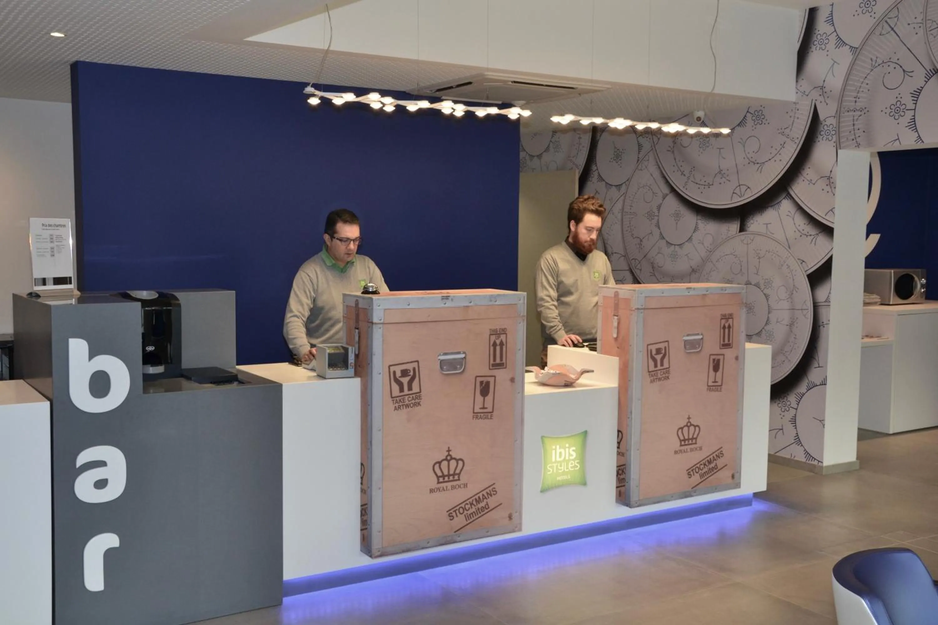 Lobby or reception in Ibis Styles La Louvière