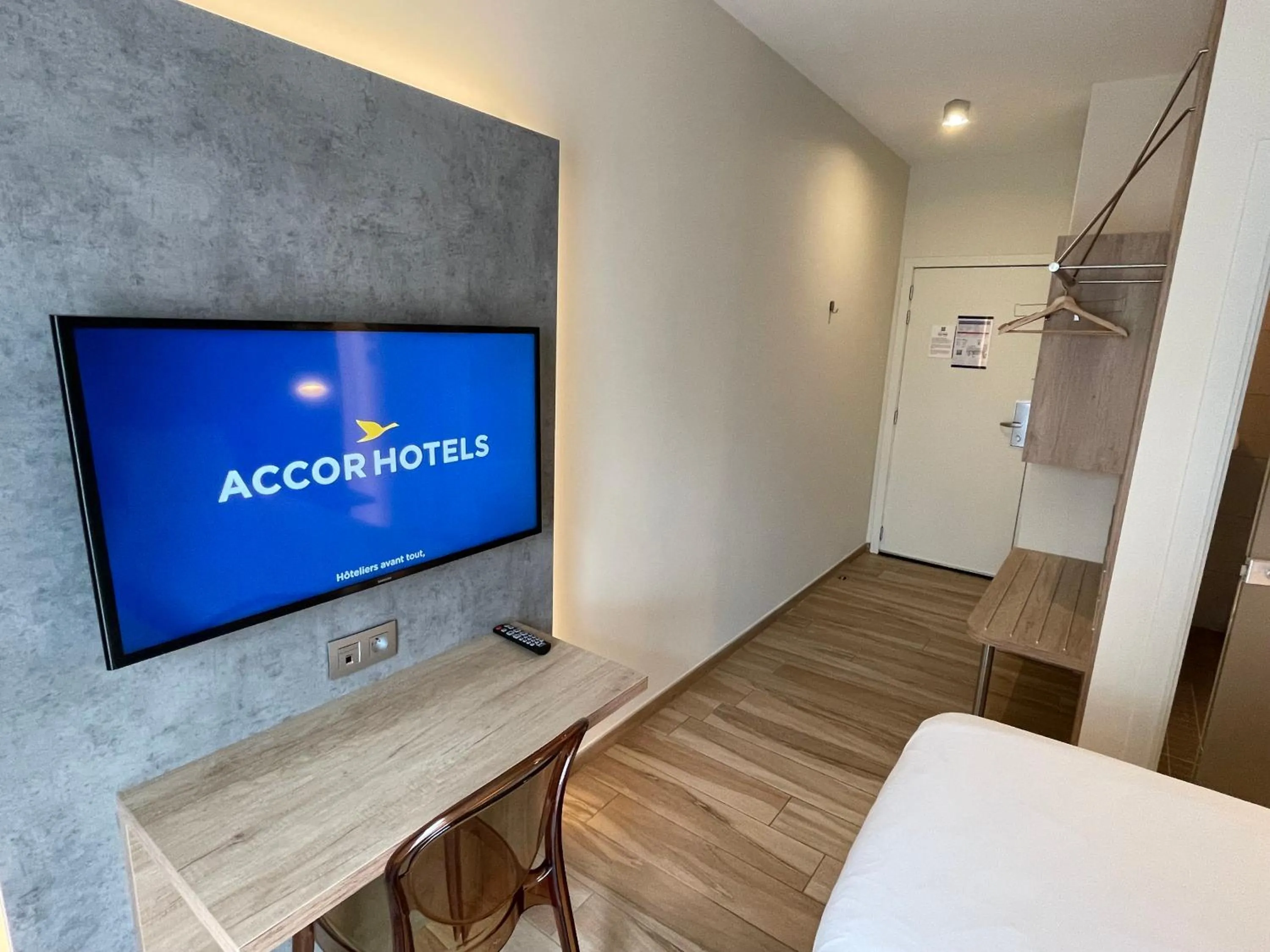 TV and multimedia, Bed in Ibis Styles La Louvière