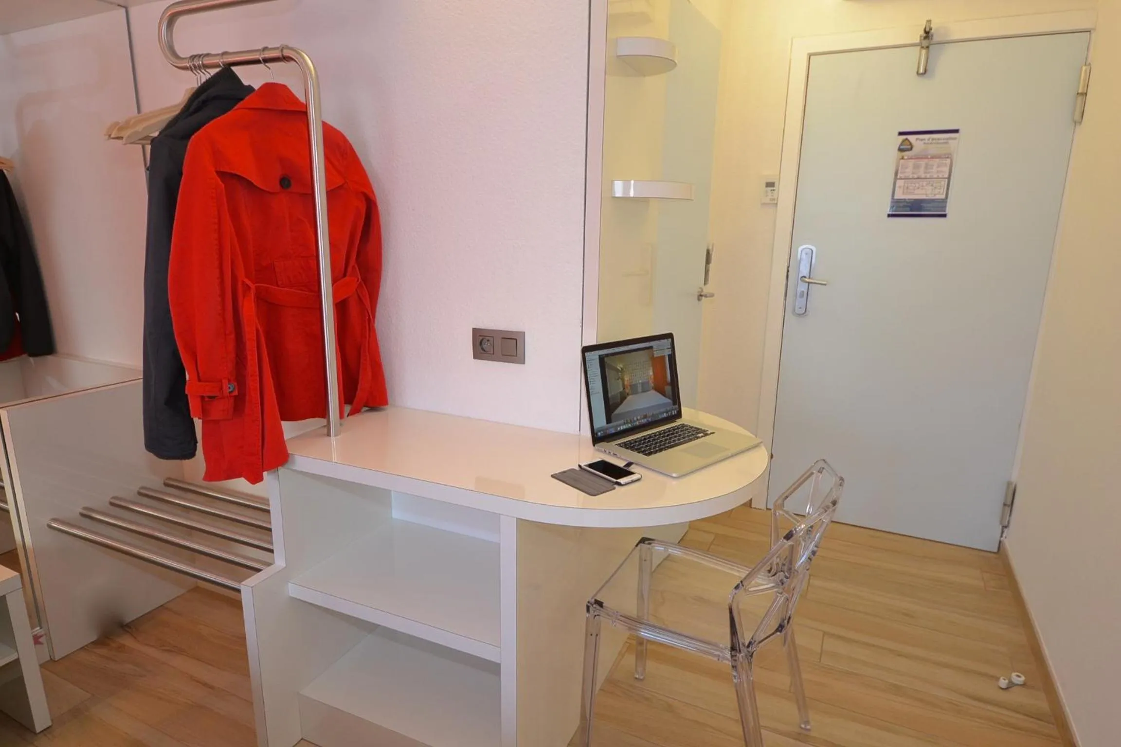 Bedroom in Ibis Styles La Louvière