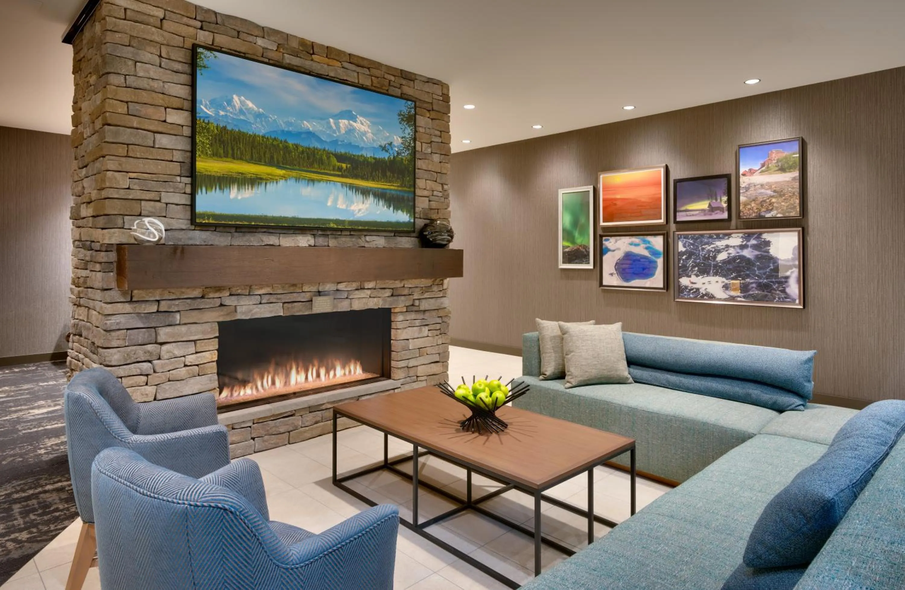 Seating area in Hyatt Place Anchorage-Midtown