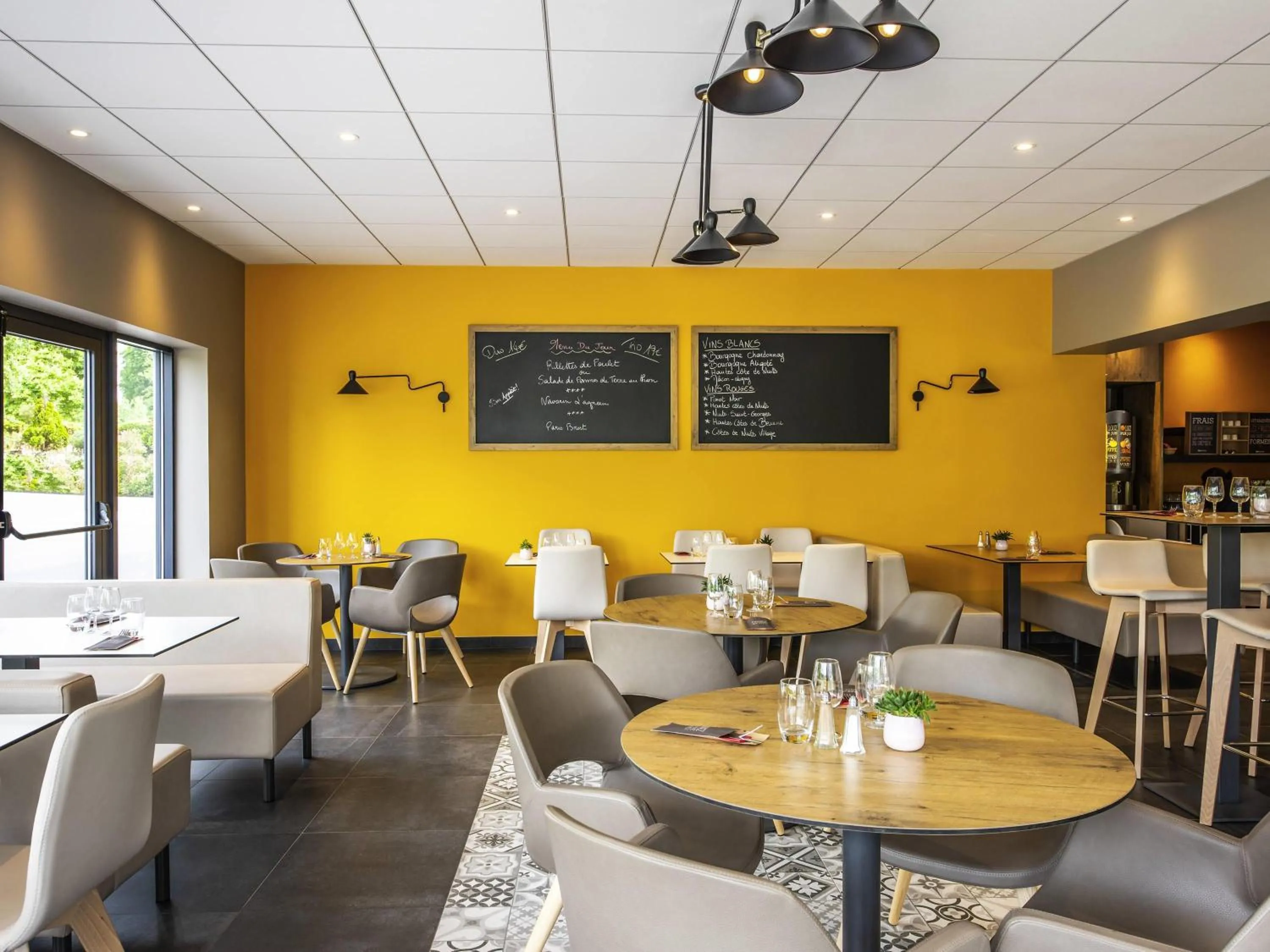 Restaurant/places to eat in ibis Nuits Saint Georges