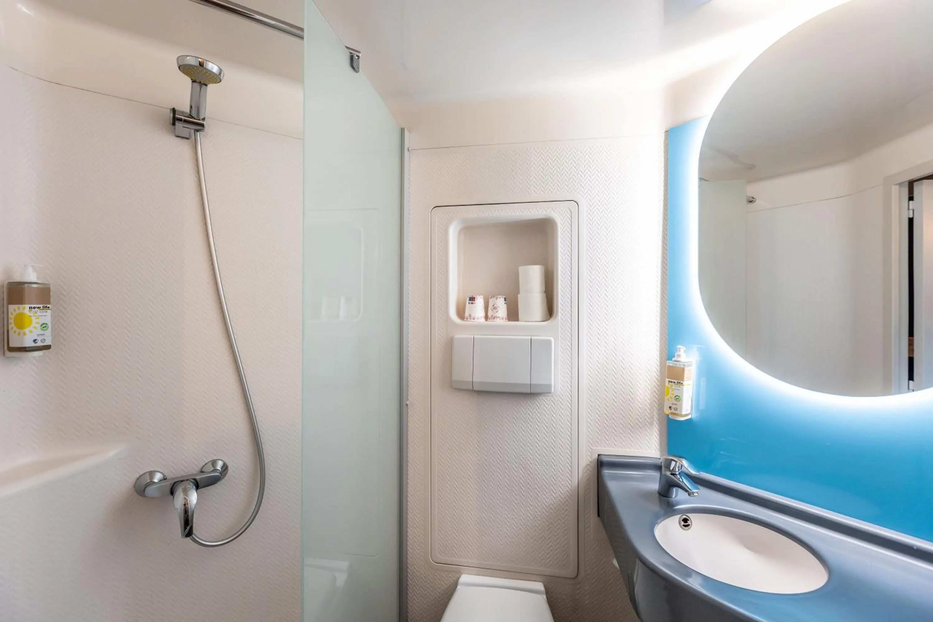 Bathroom in Greet Hotel Limoges Nord