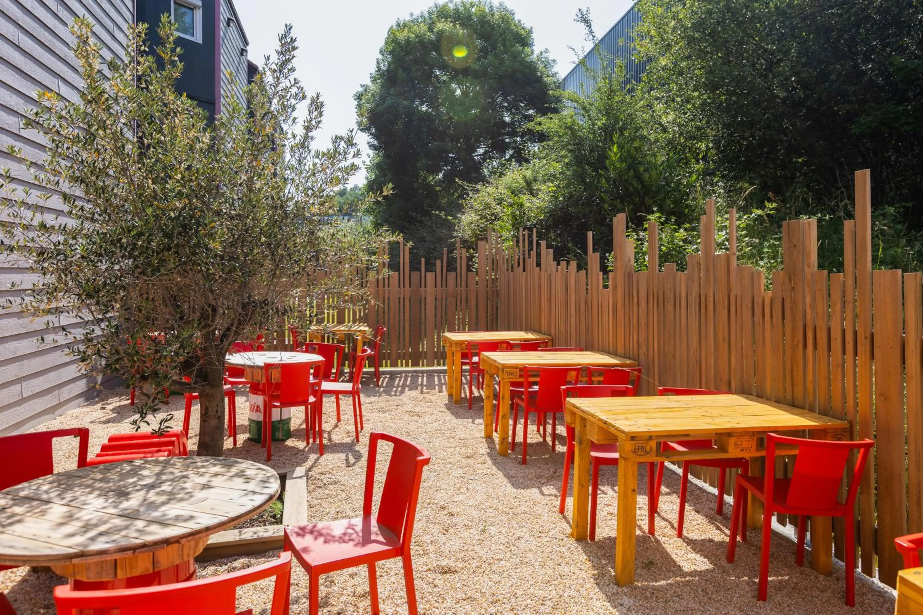 Patio in Greet Hotel Limoges Nord