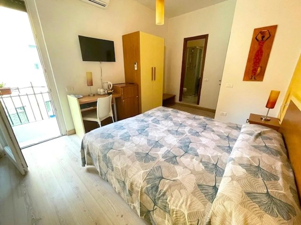 View (from property/room), Bed in Hotel Alpino