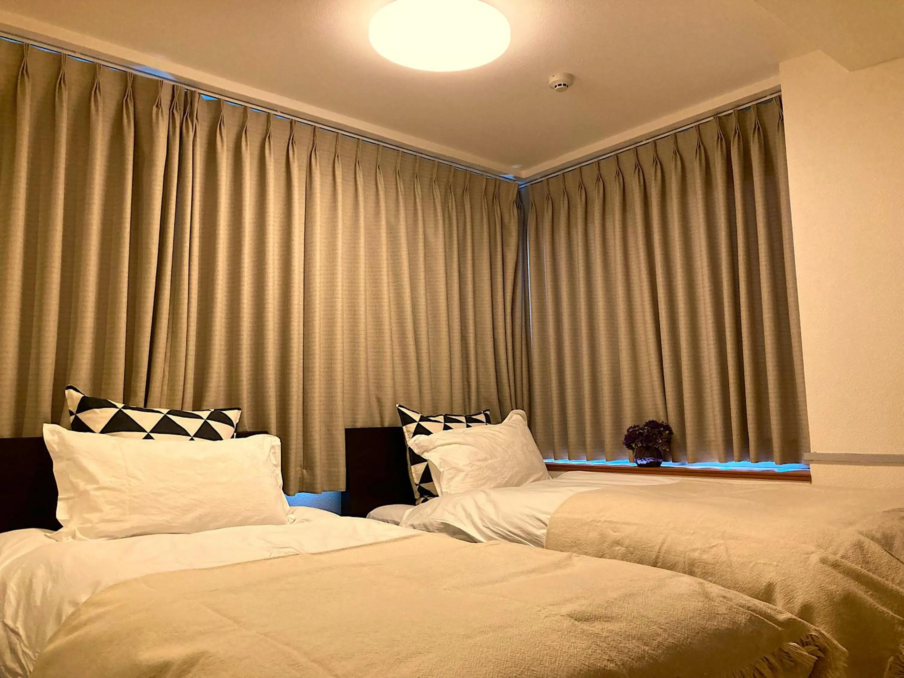 Bed in KEYHOTEL-5minutes for walk to Akihabara Electric Town