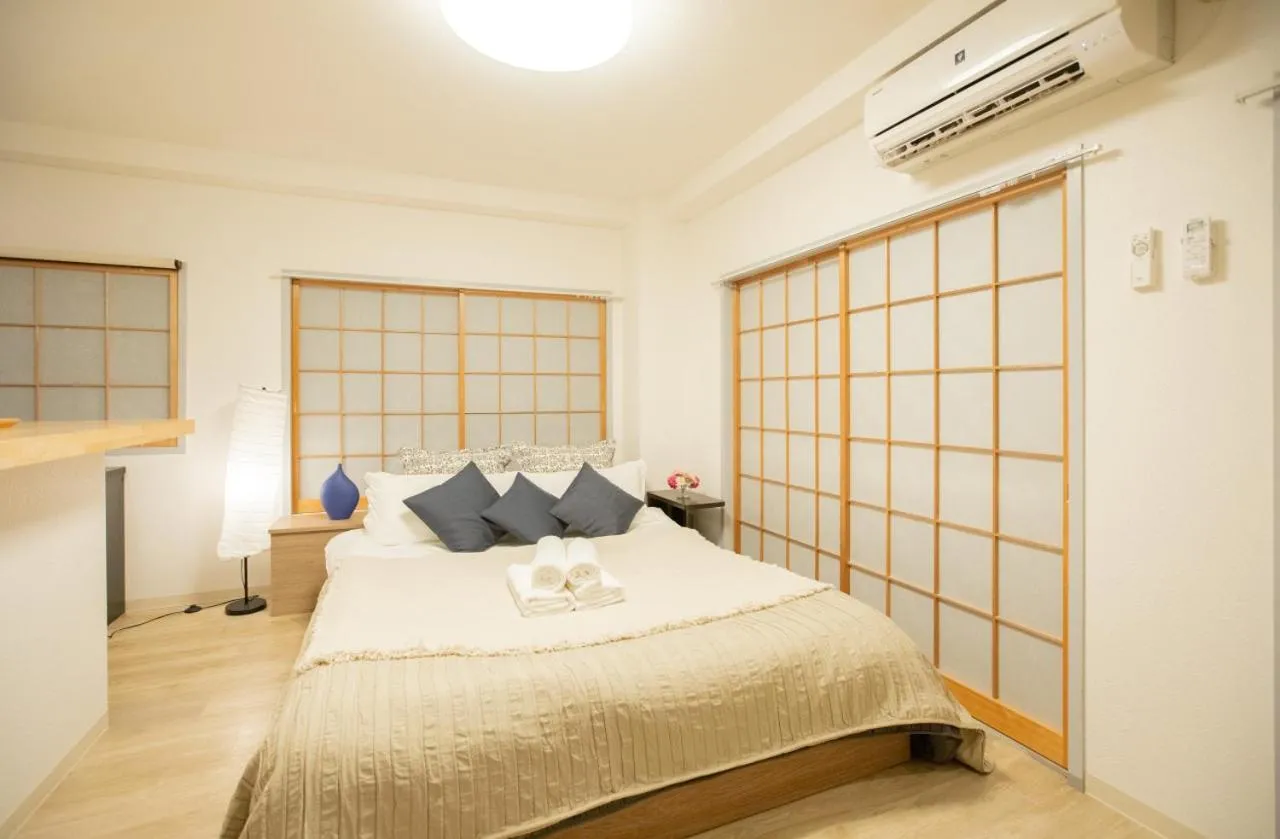 Bed in KEYHOTEL-5minutes for walk to Akihabara Electric Town