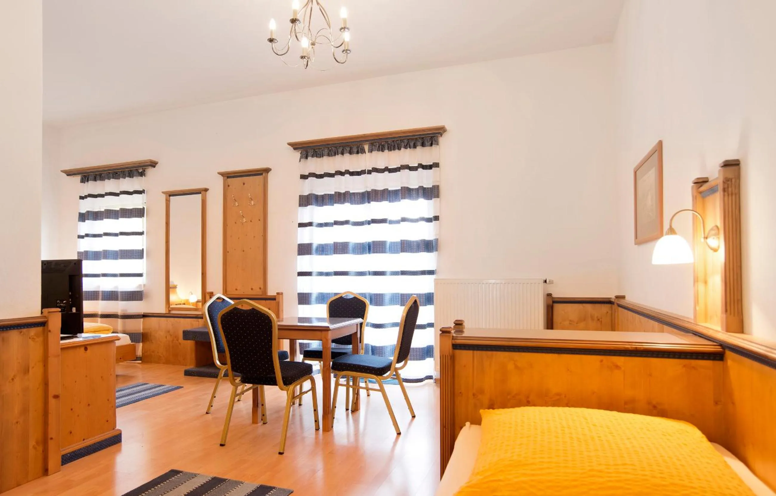 Photo of the whole room, Dining Area in Hotel Hottentotten