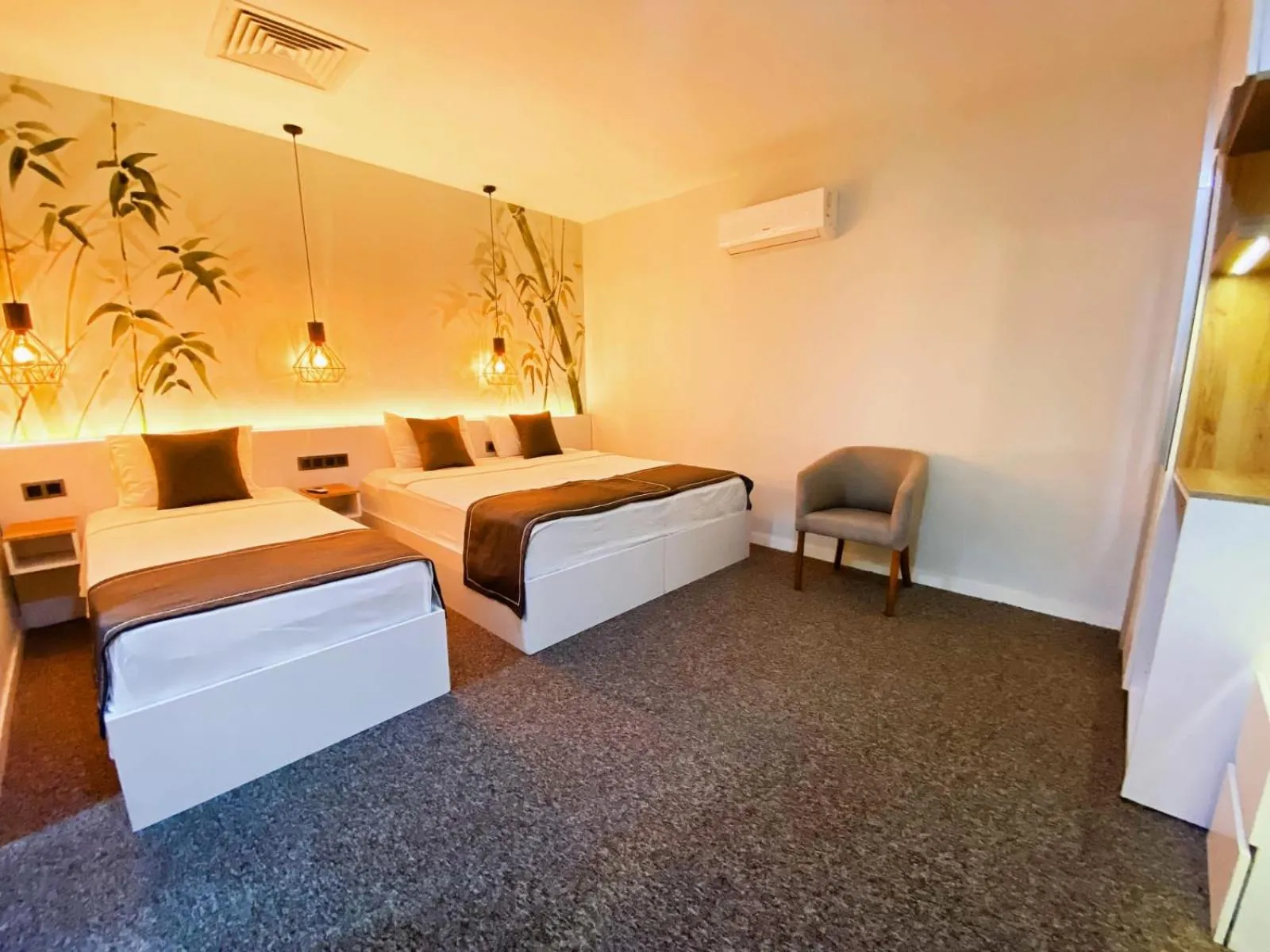 Photo of the whole room, Bed in Luis Otel