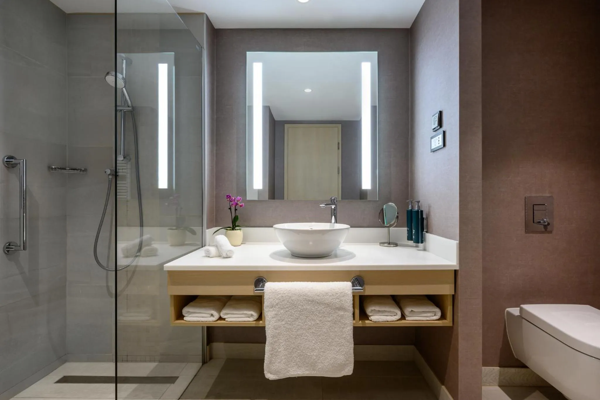 Shower in Hilton Garden Inn Budapest City Centre