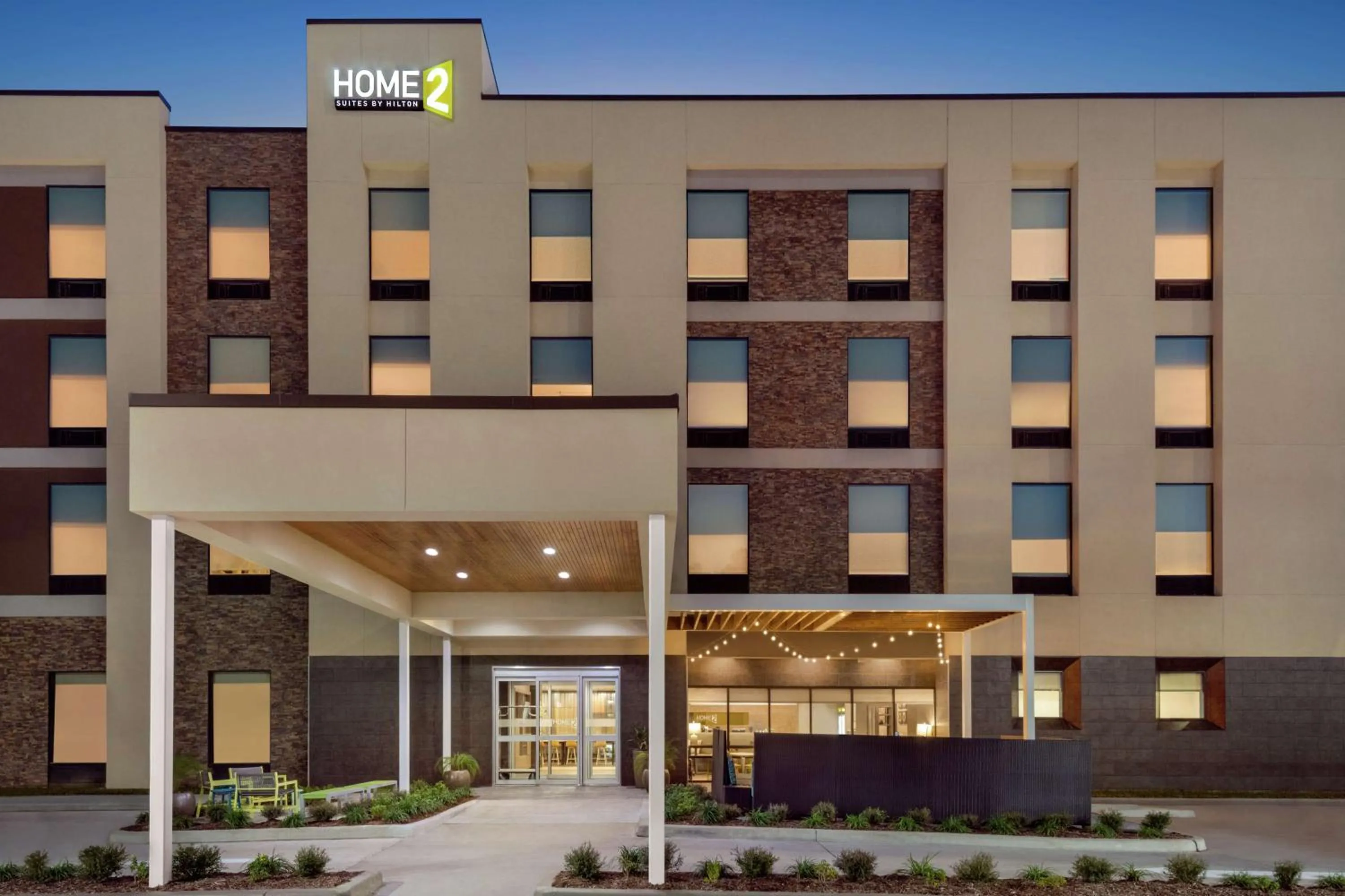 Property building in Home2 Suites By Hilton Houston-Pearland, Tx