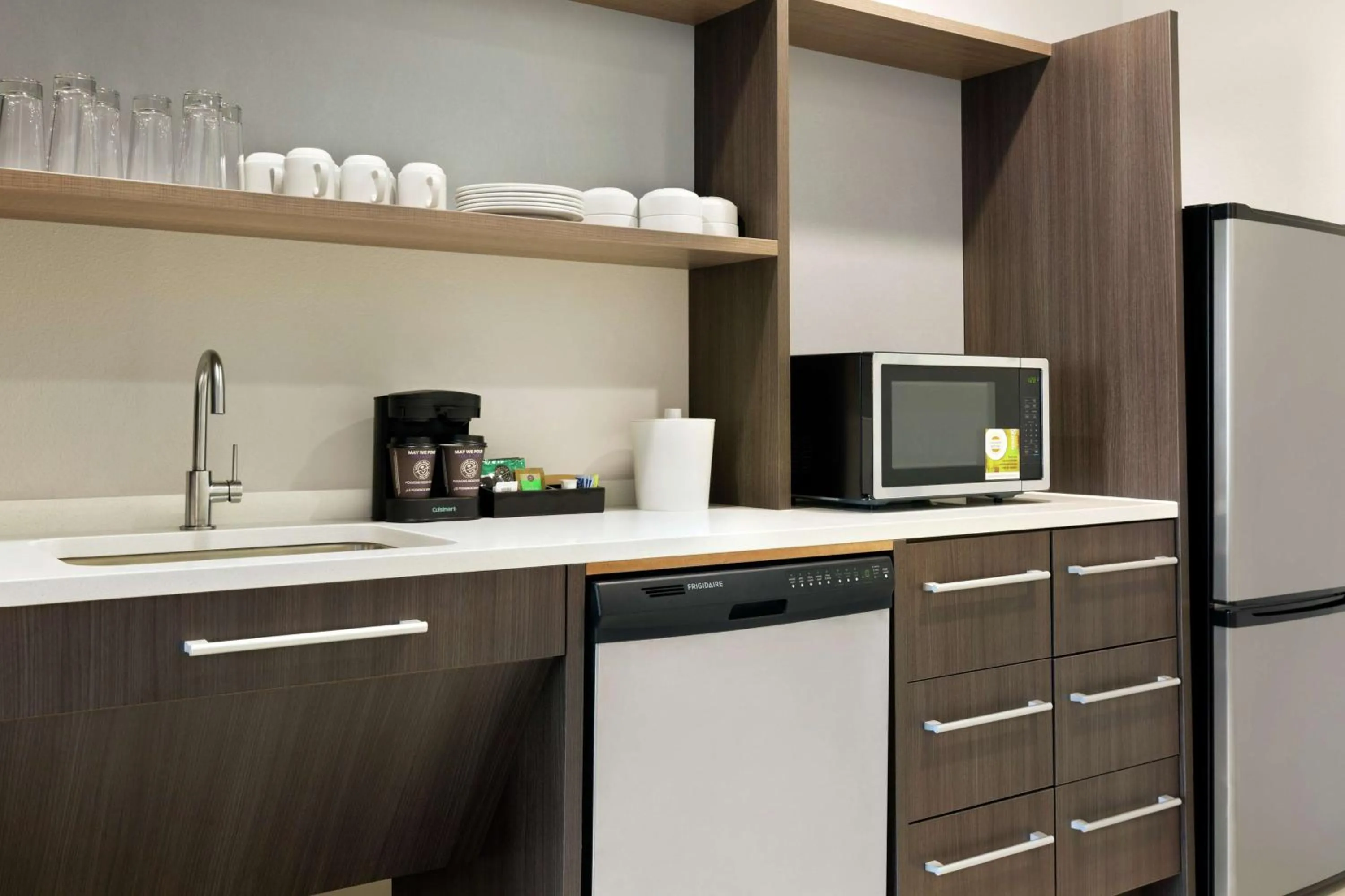Kitchen or kitchenette in Home2 Suites By Hilton Houston-Pearland, Tx
