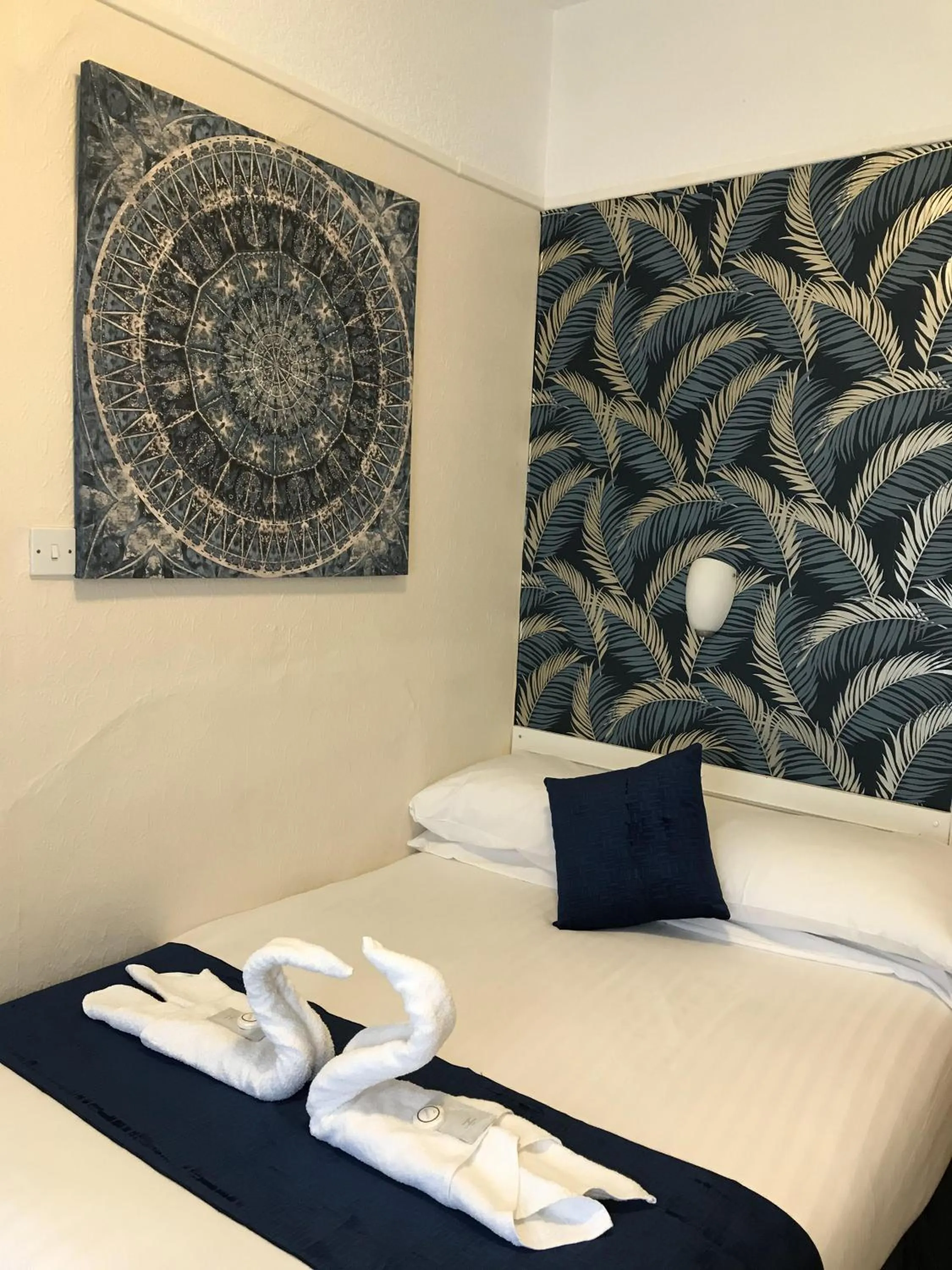 Bedroom, Bed in The Feathers Hotel