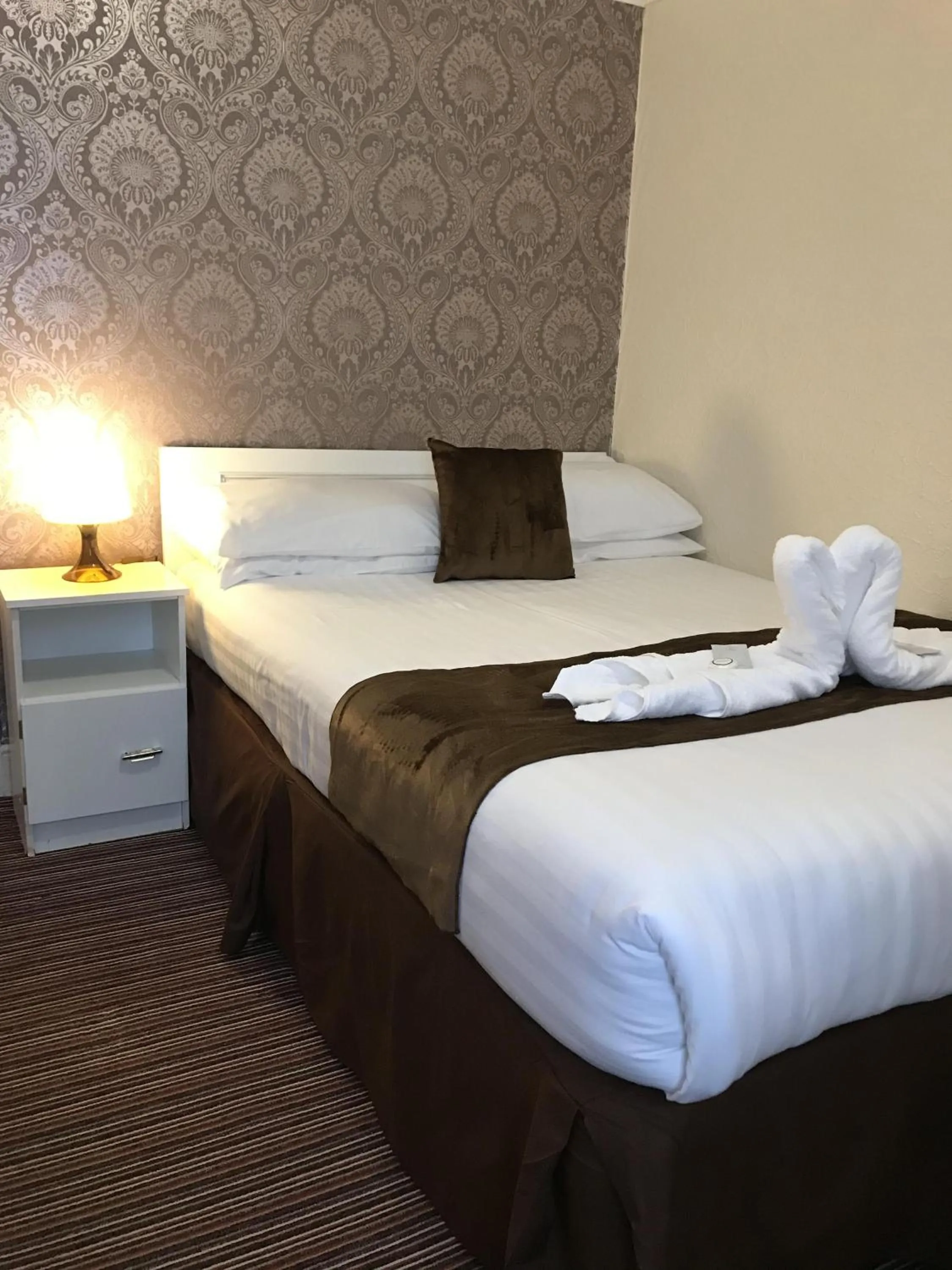 Bedroom, Bed in The Feathers Hotel