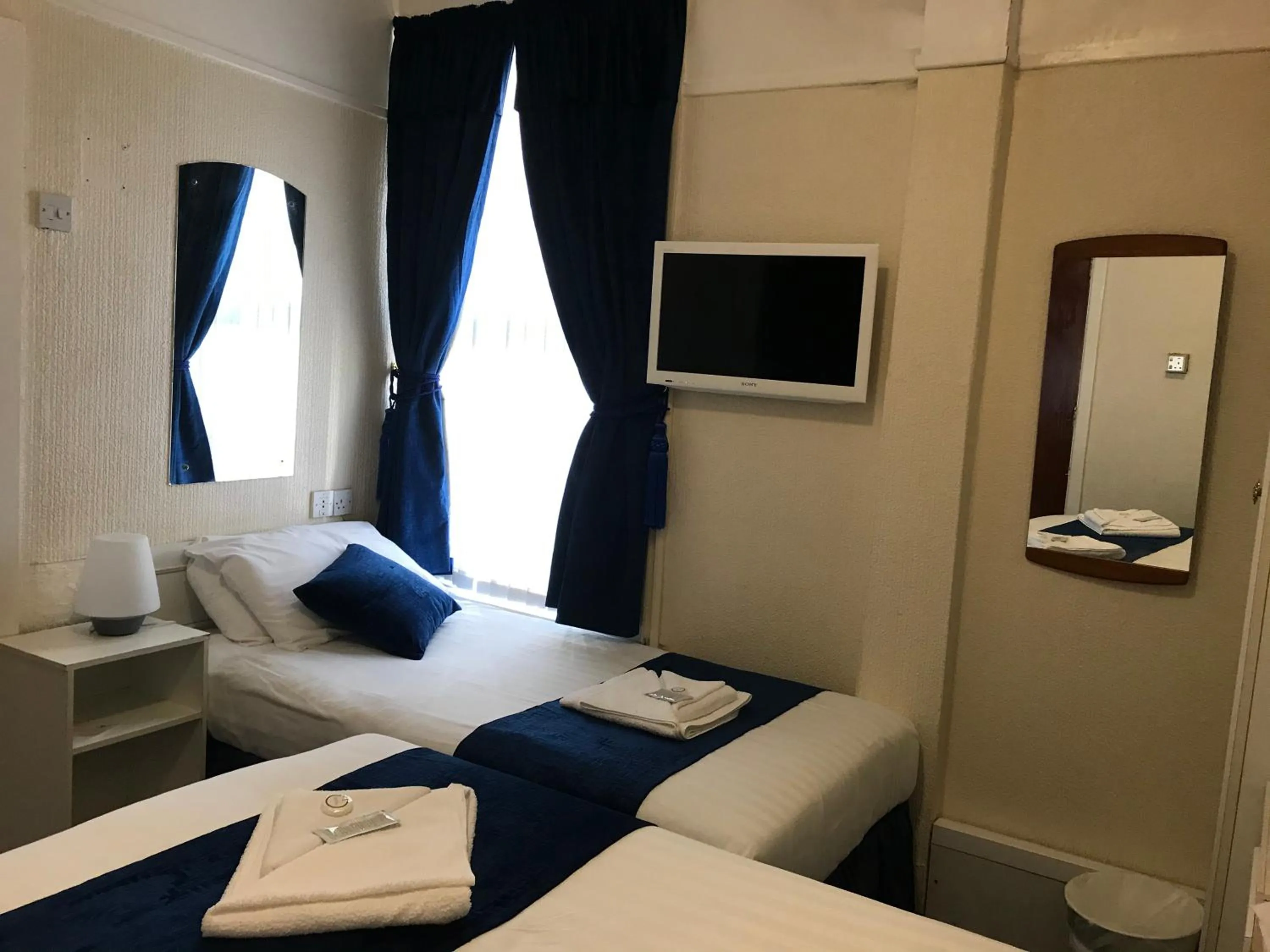 Bedroom, Bed in The Feathers Hotel