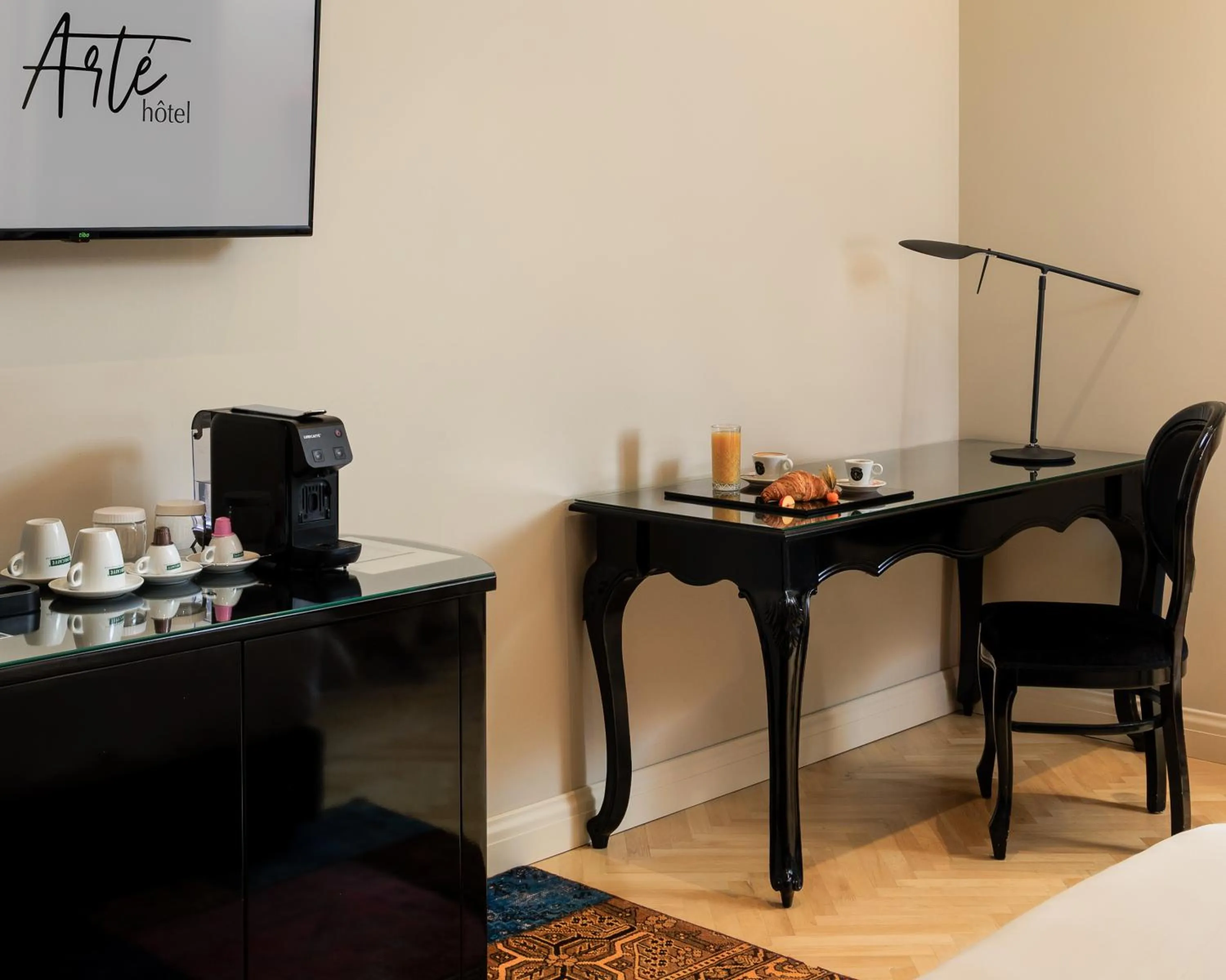 Coffee/tea facilities in Arté Boutique Hotel