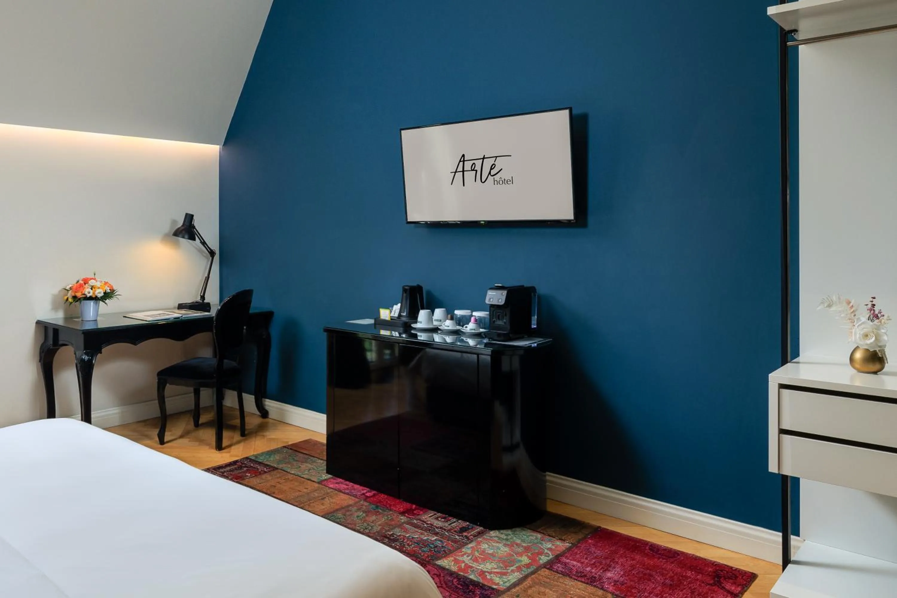 hair dresser, Bed in Arté Boutique Hotel