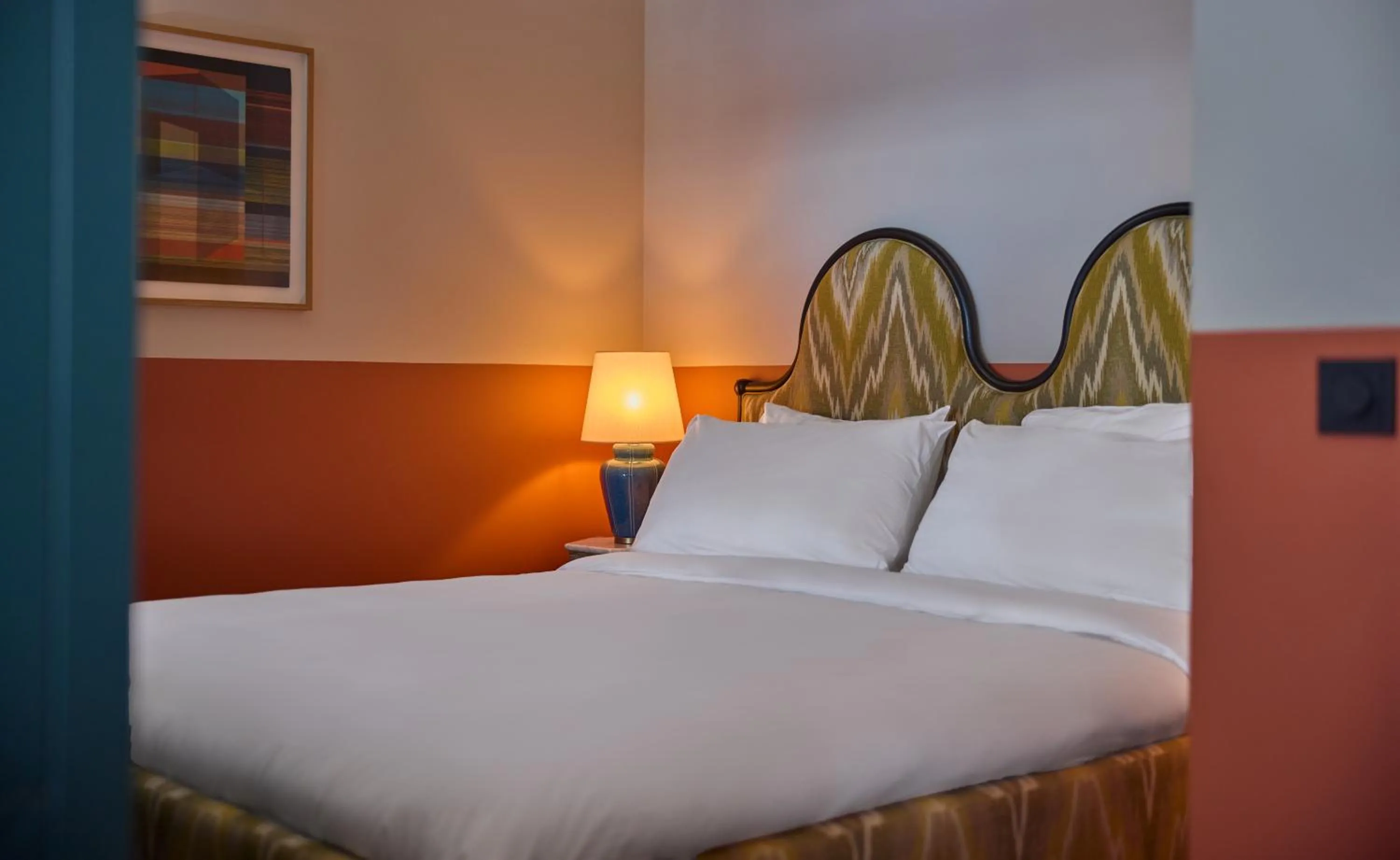 Bed in The July - Boat & Co