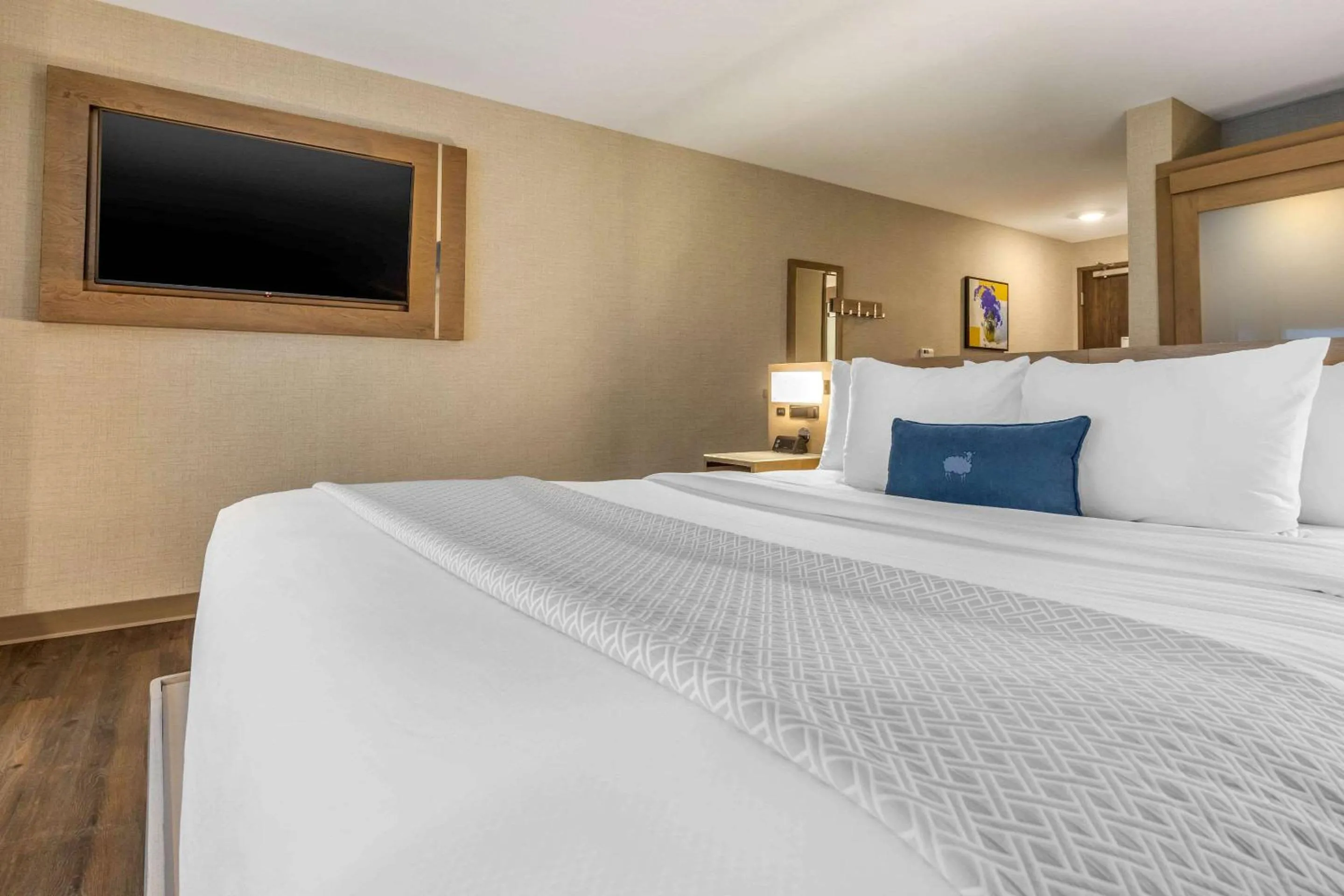 Bedroom, Bed in Cambria Hotel Milwaukee Downtown