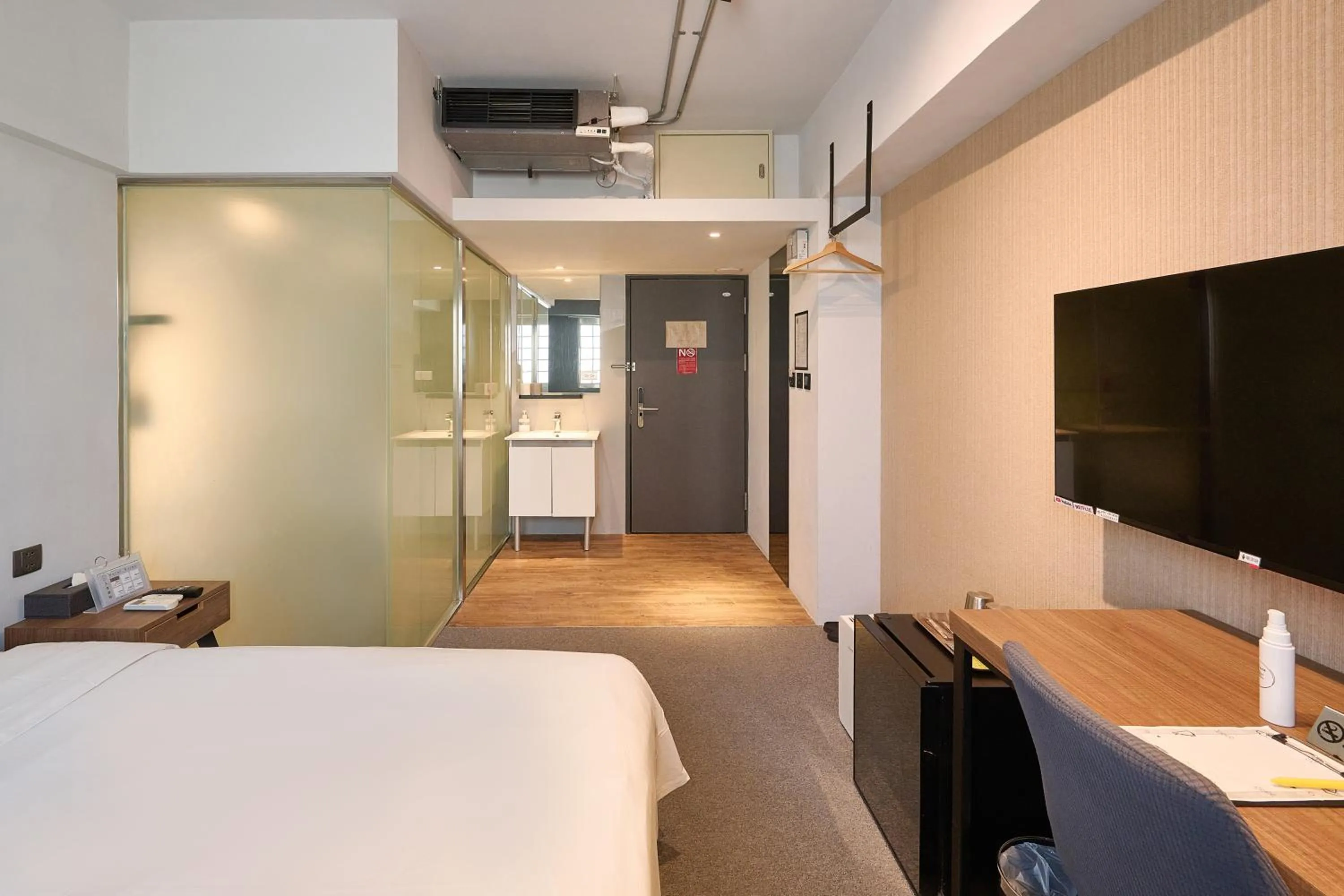 TV and multimedia, Bed in Doudian DDiNN Hotel