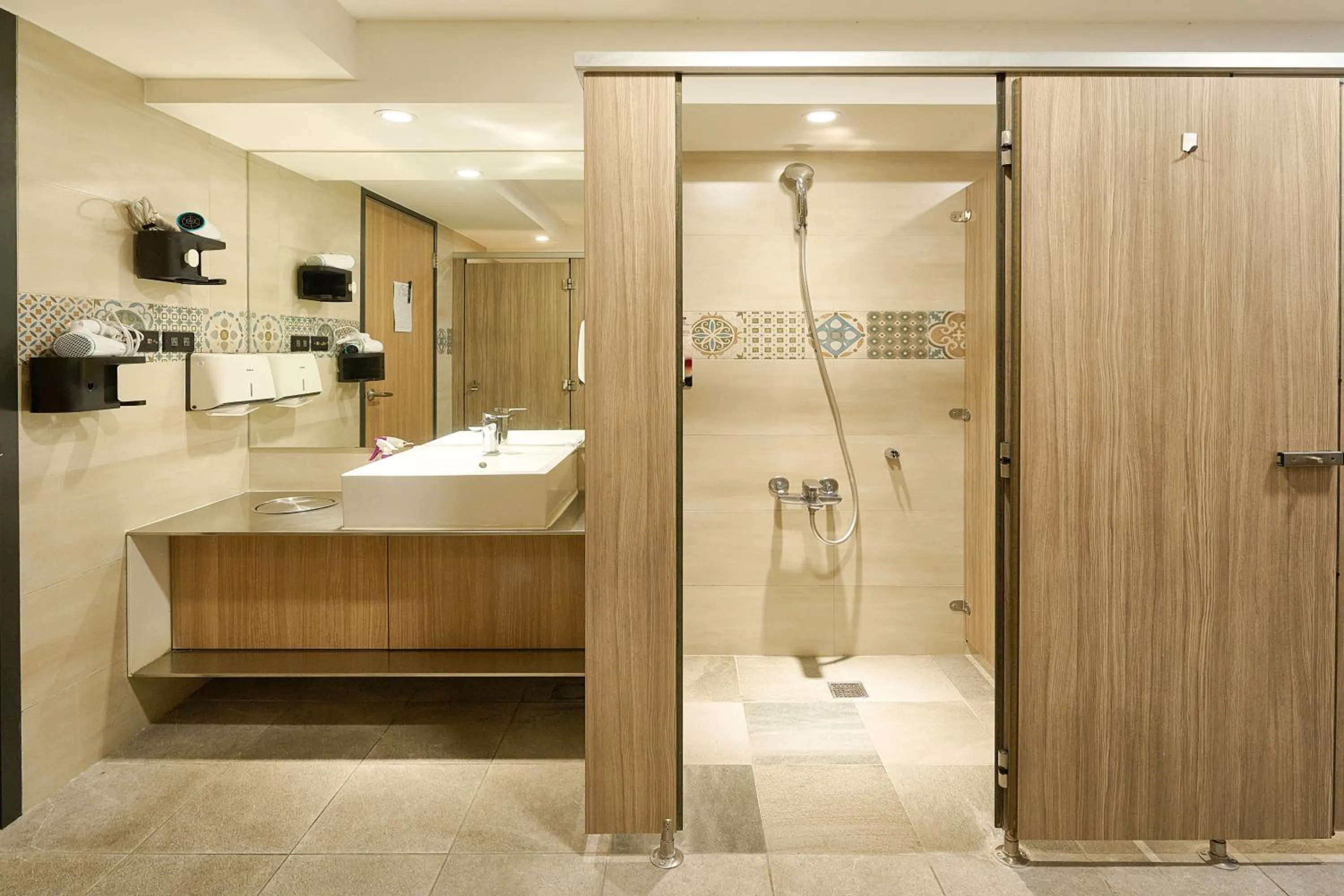 Toilet in Doudian DDiNN Hotel