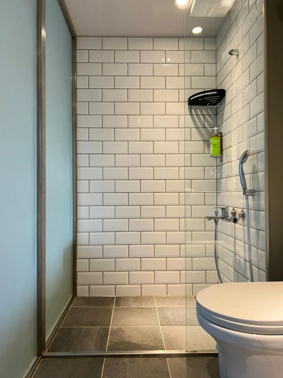 Shower in Doudian DDiNN Hotel