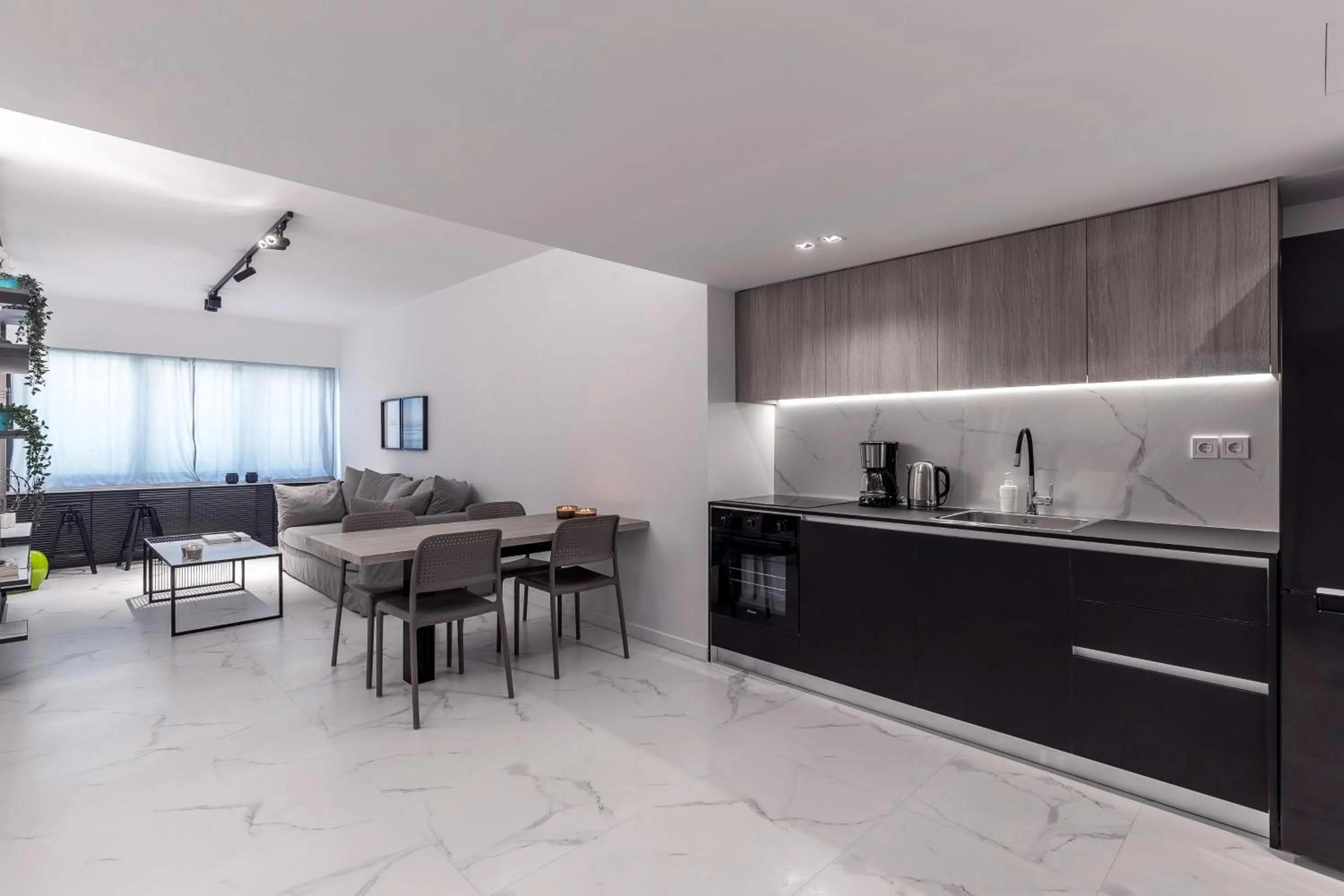 TV and multimedia in Heritage Boutique Apartments