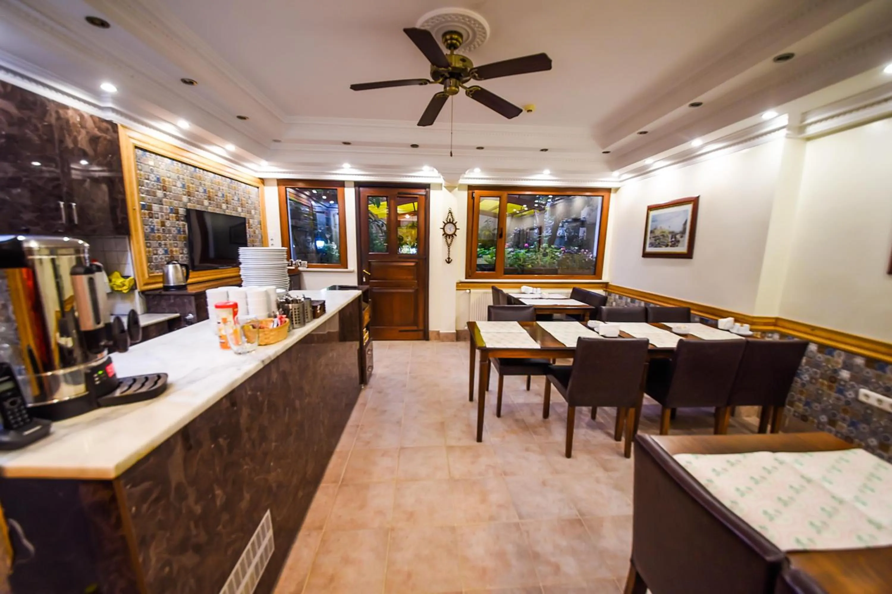 Communal kitchen in Kosk Hotel Kadikoy