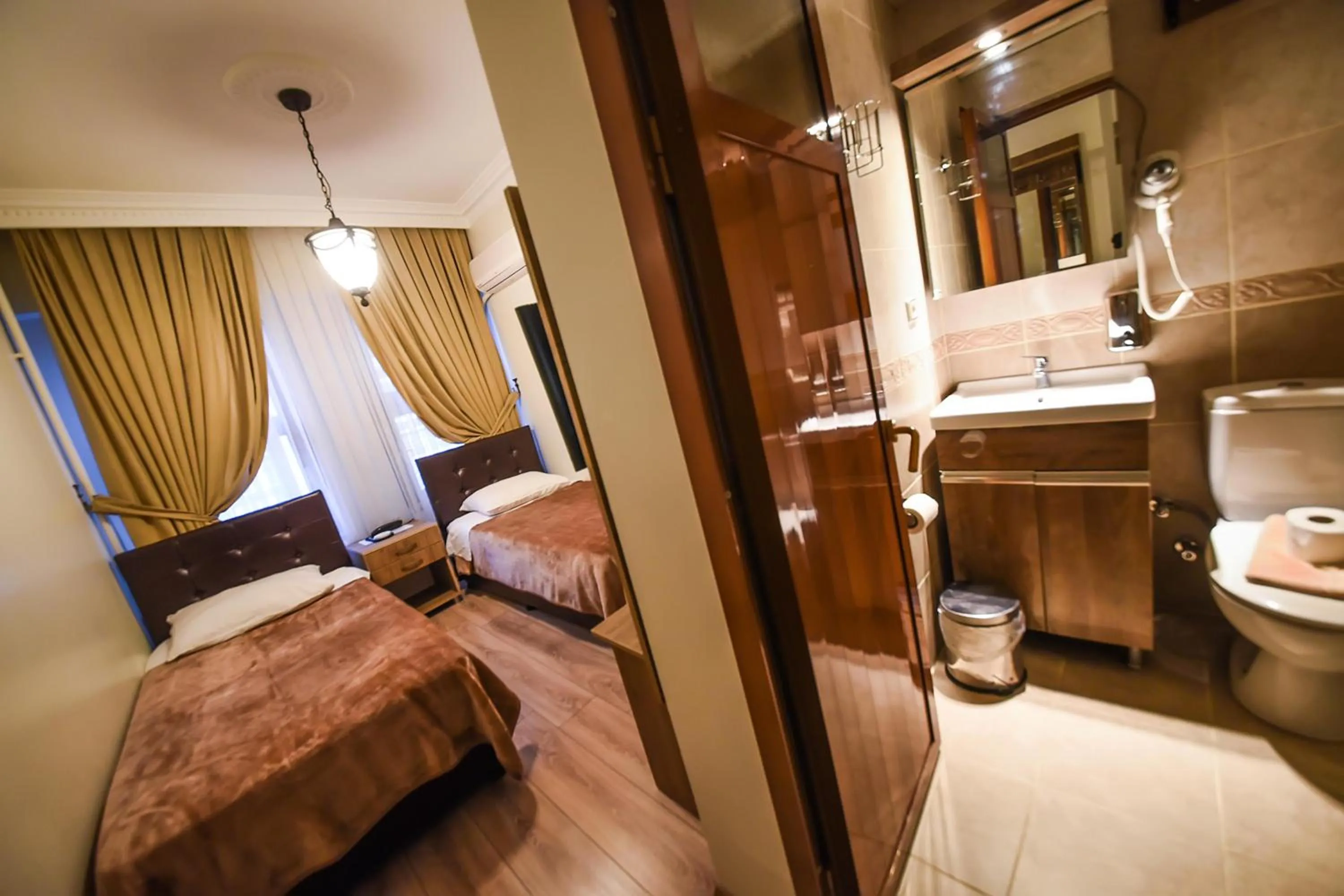 Bedroom, Bed in Kosk Hotel Kadikoy