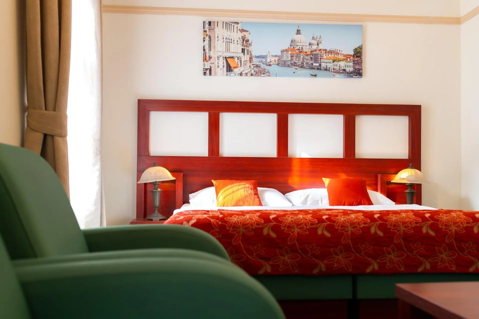 Vivaldi Apartments
