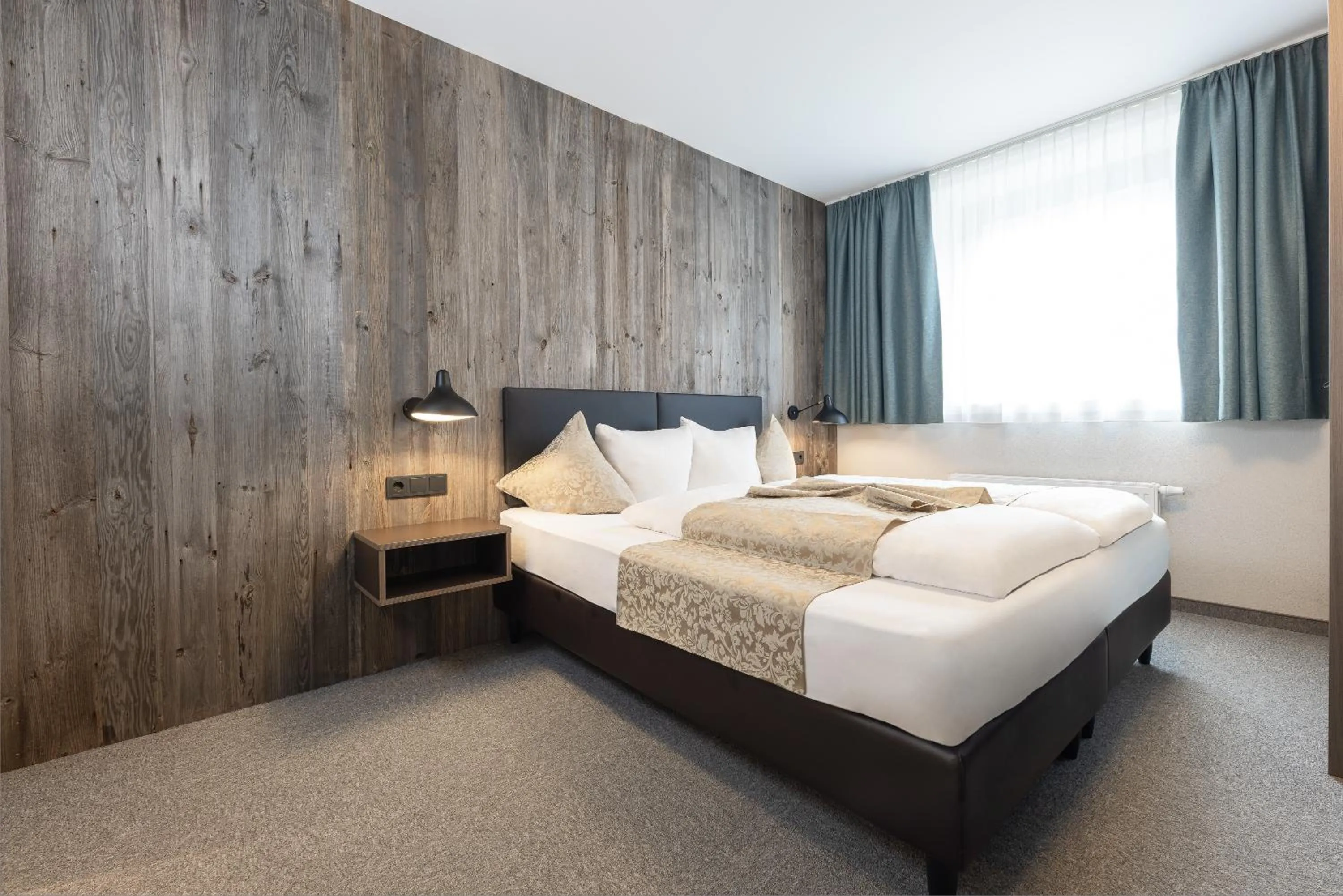 Bedroom, Bed in Haus Verwall