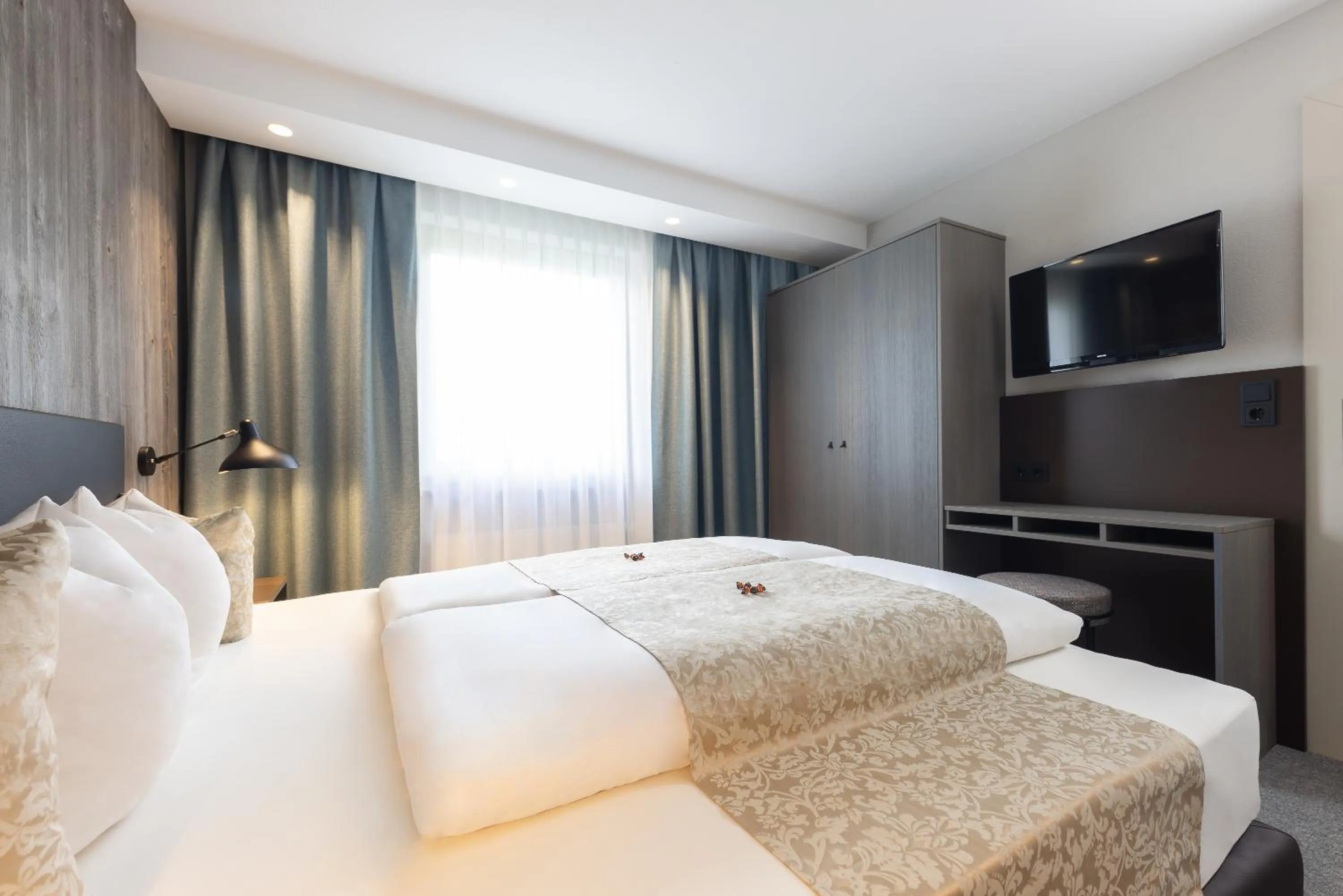 Bedroom, Bed in Haus Verwall