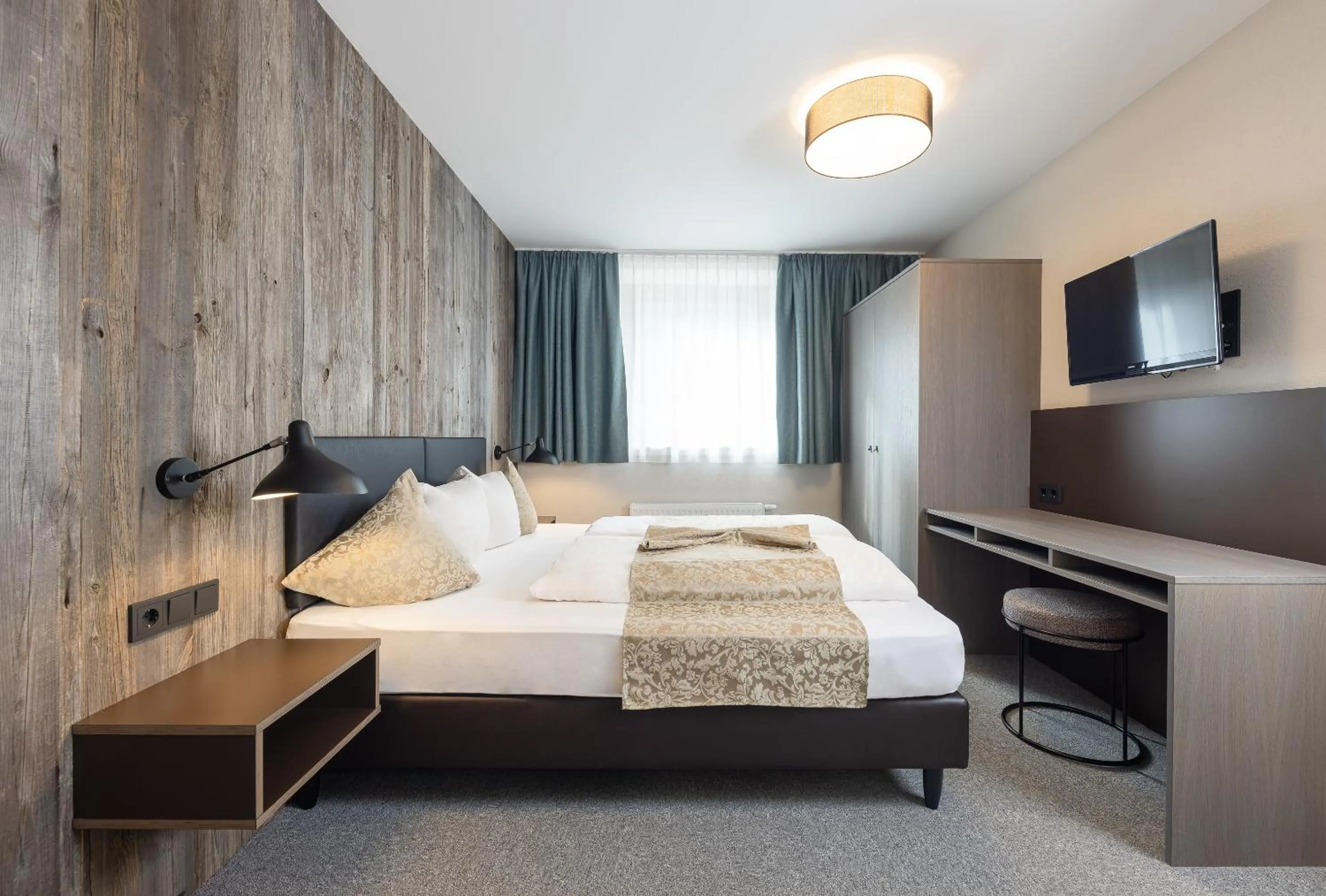 Bedroom, Bed in Haus Verwall