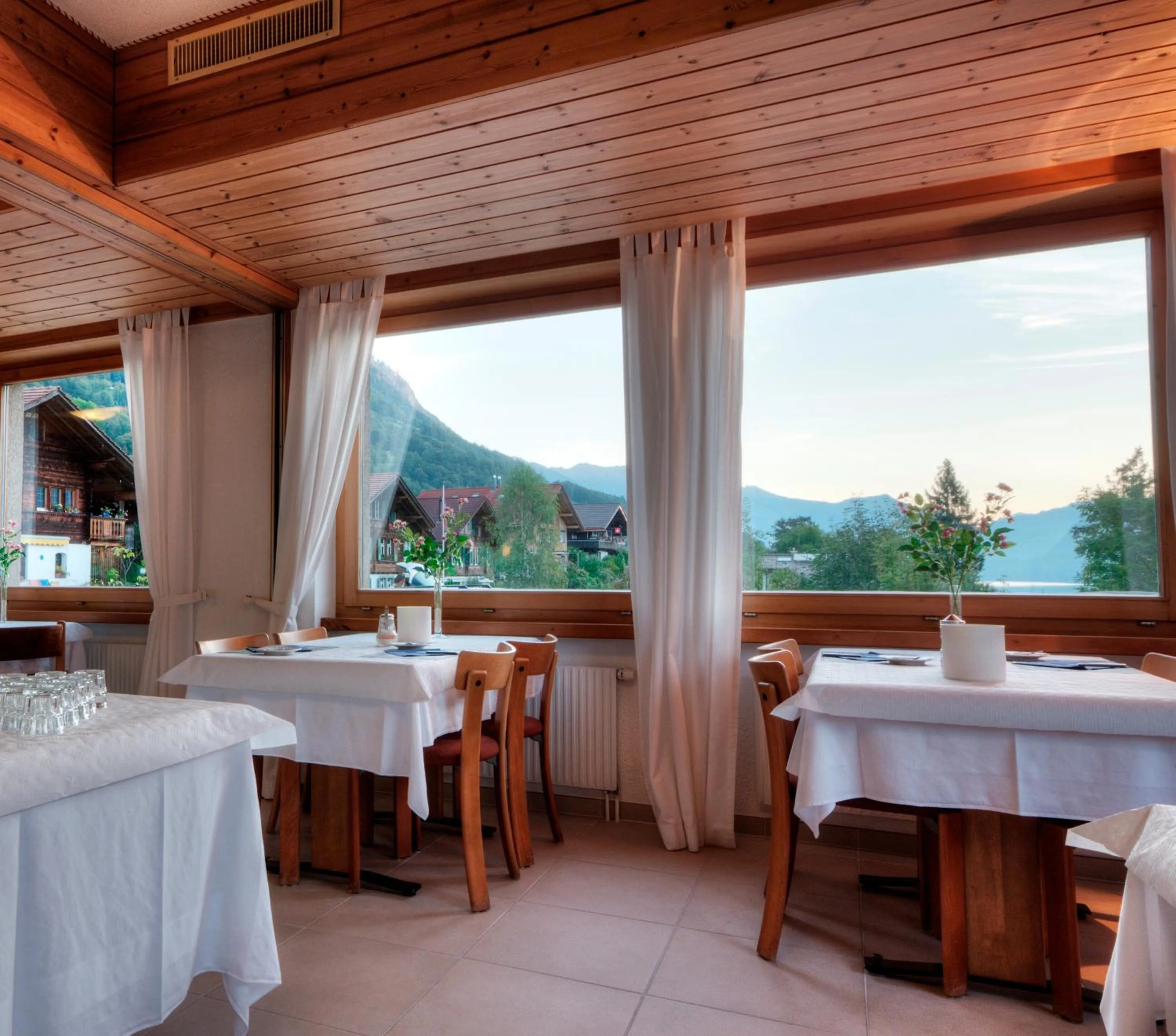 Restaurant/places to eat in Hotel Brienzersee