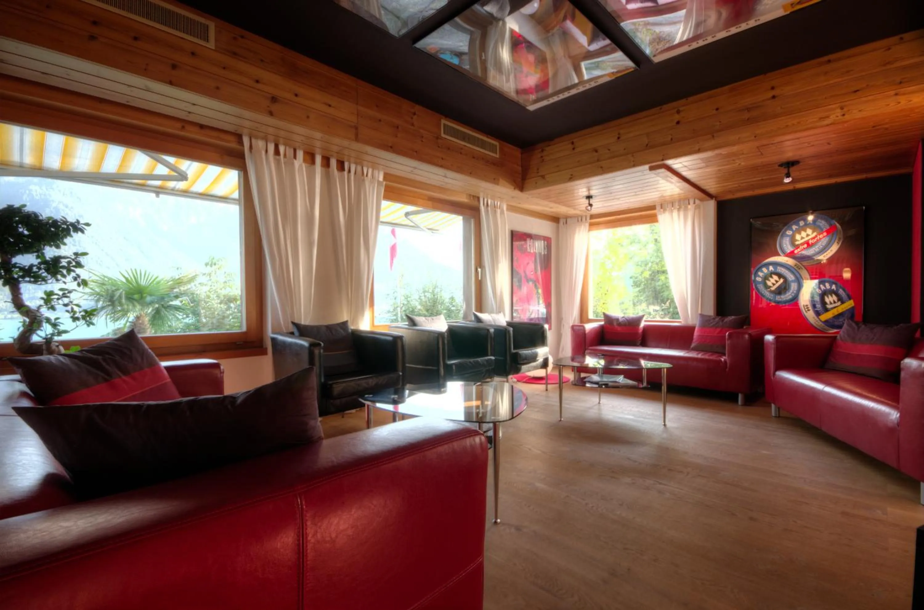 Lounge or bar in Hotel Brienzersee