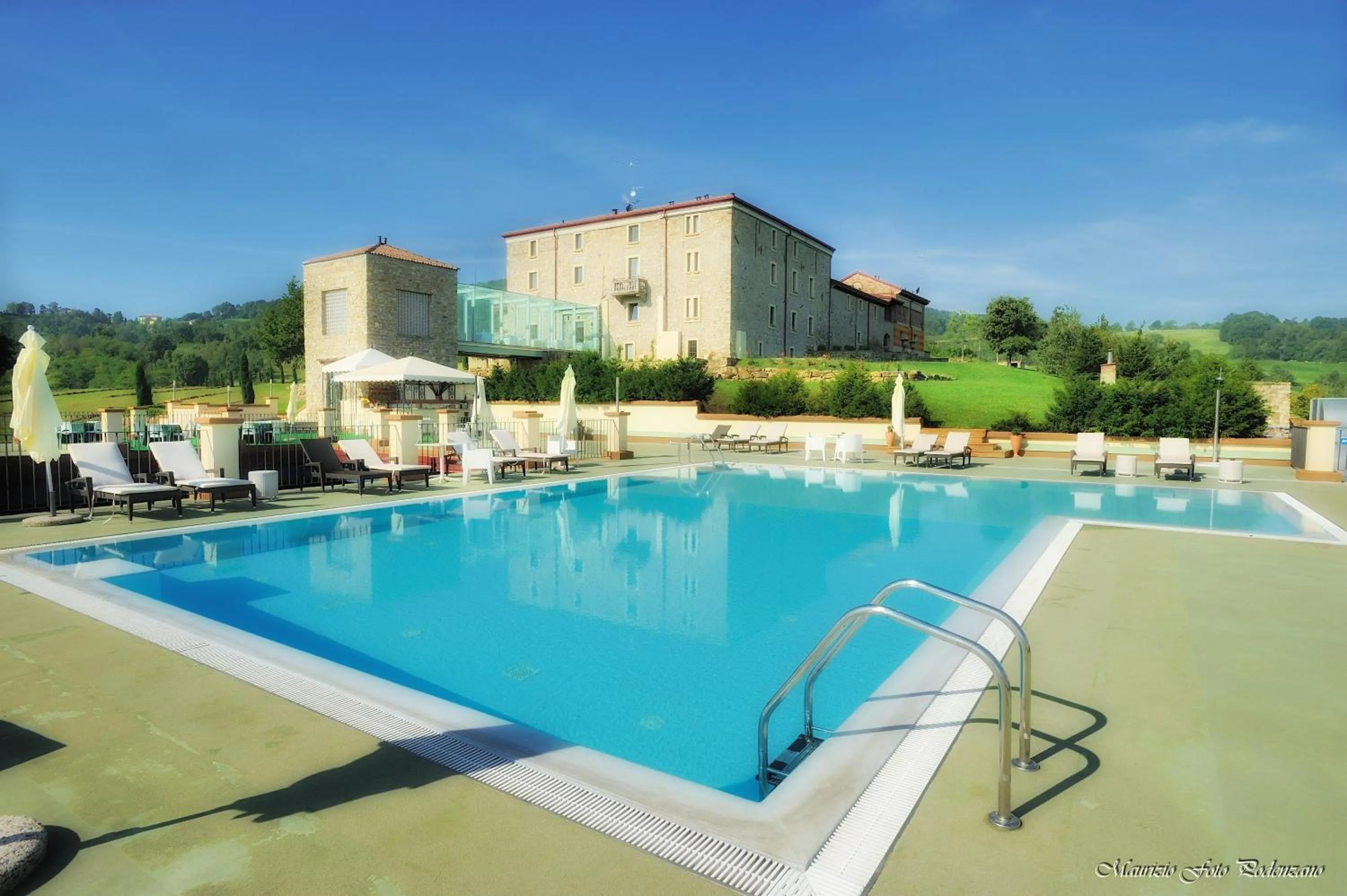 Swimming pool in Relais La Colombara Spa & Wellness