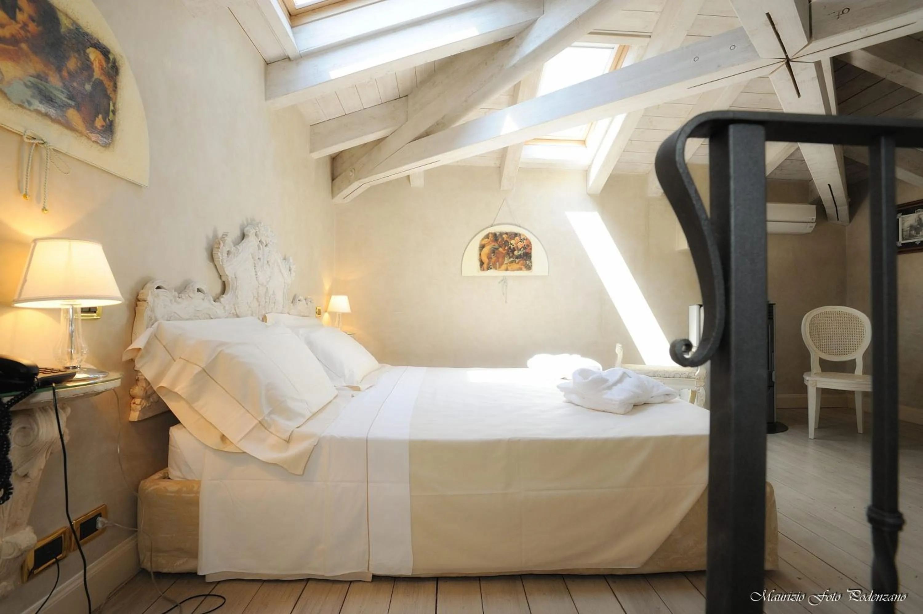 Photo of the whole room, Bed in Relais La Colombara Spa & Wellness