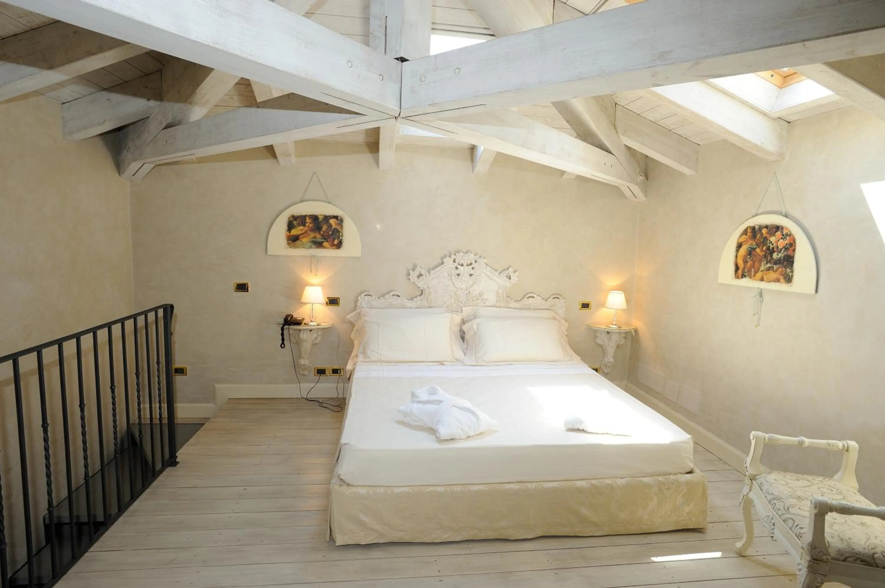 Photo of the whole room, Bed in Relais La Colombara Spa & Wellness