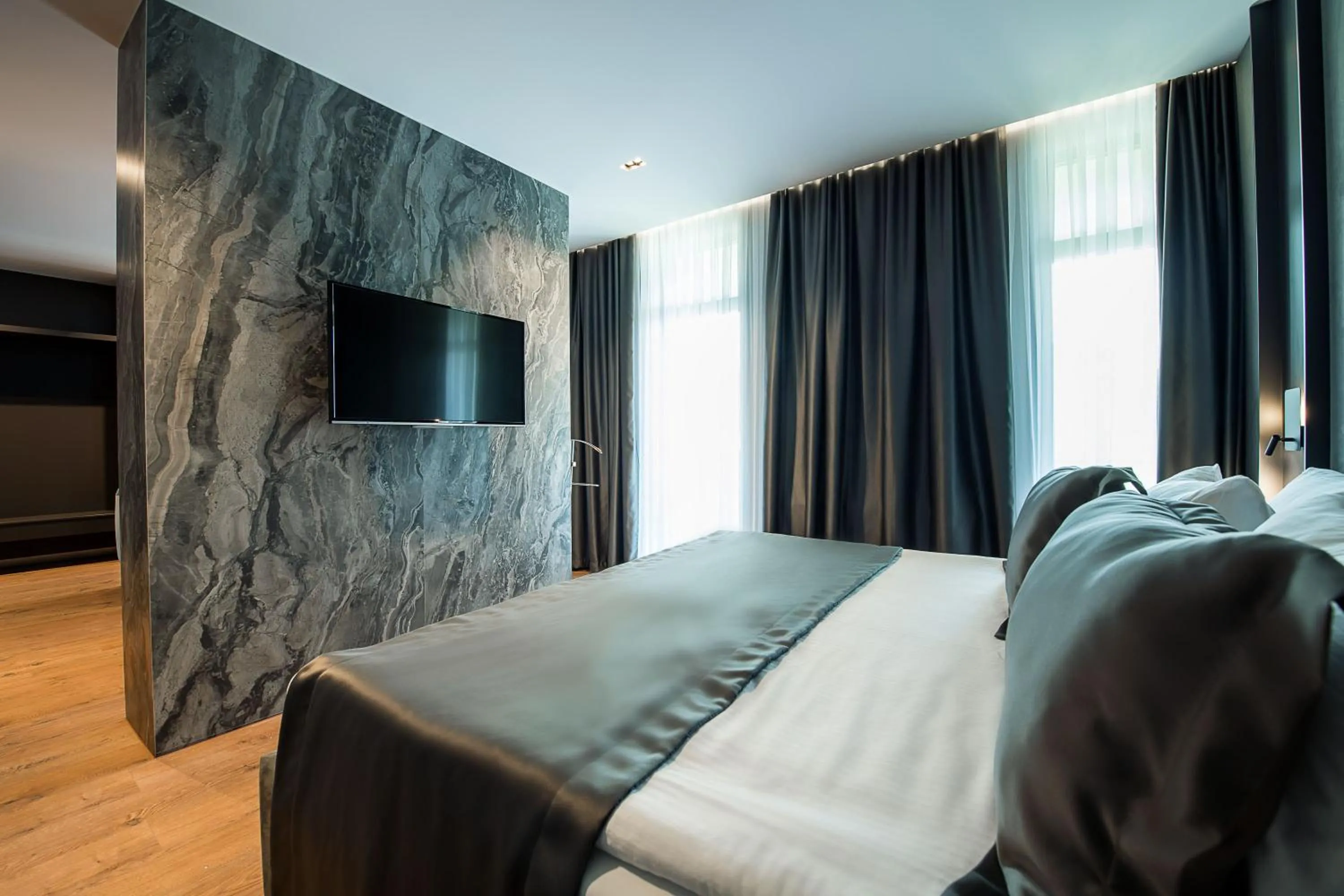 Coffee/tea facilities, Bed in Seraphine Plaza