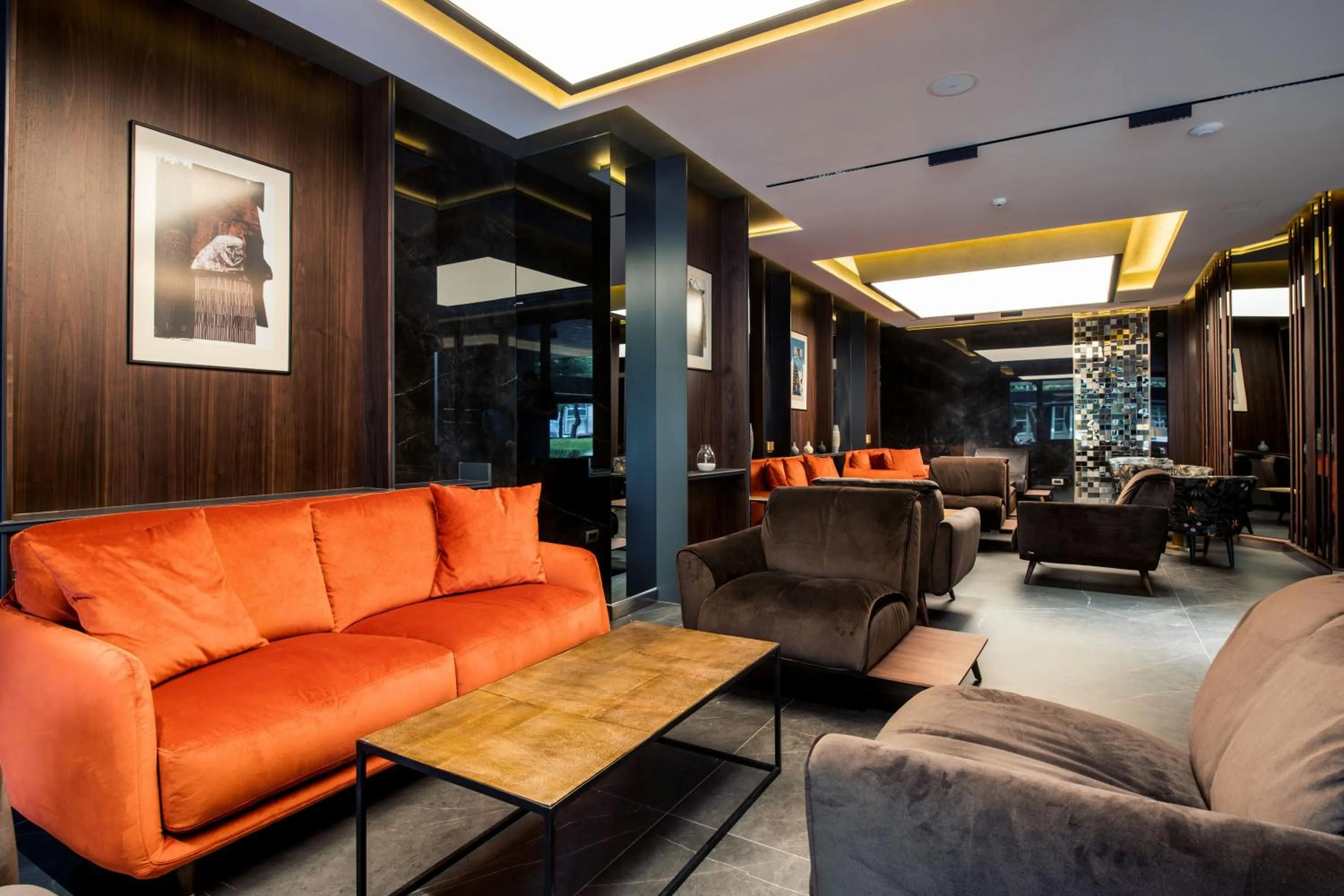 Seating area in Seraphine Plaza