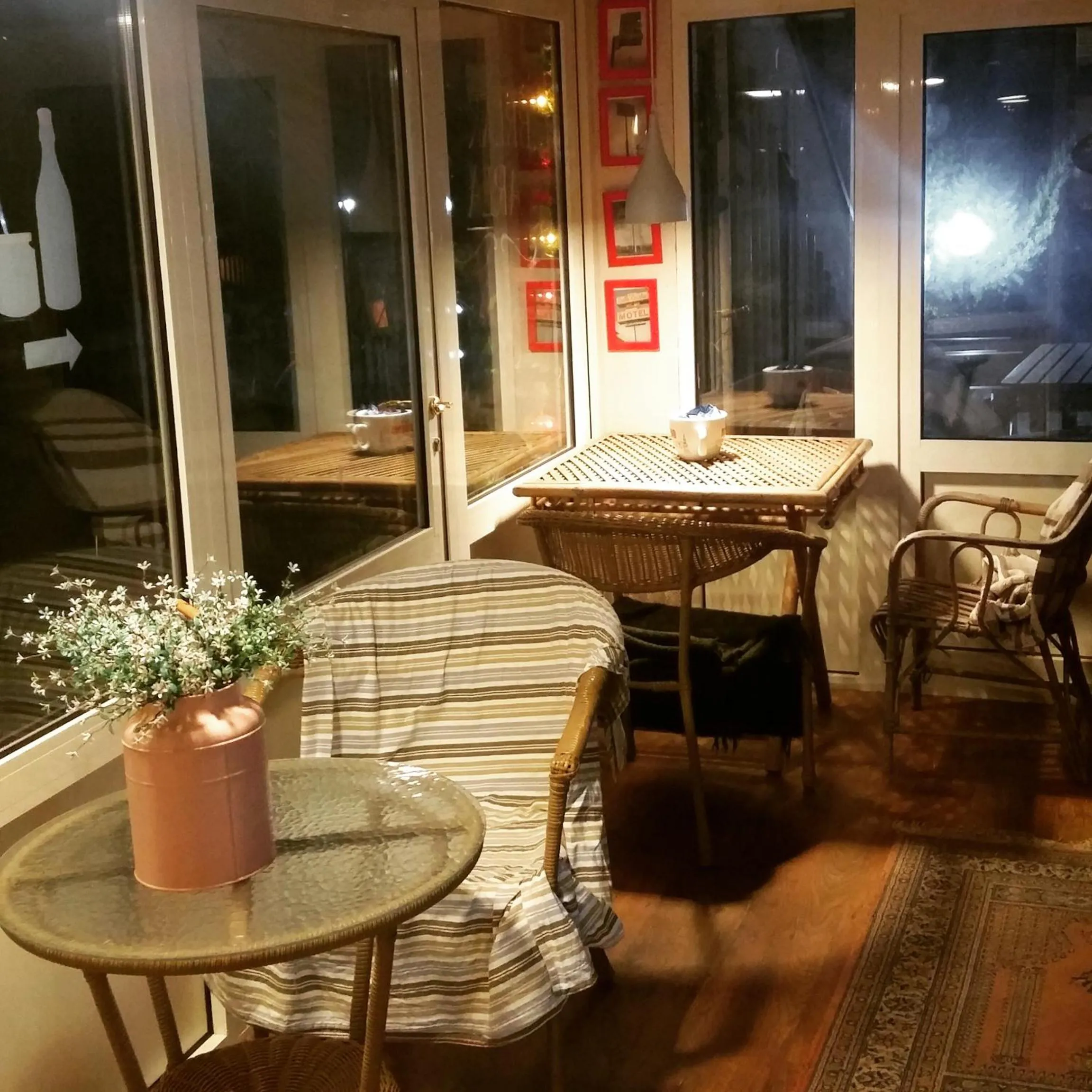 Library in B&B La Villa