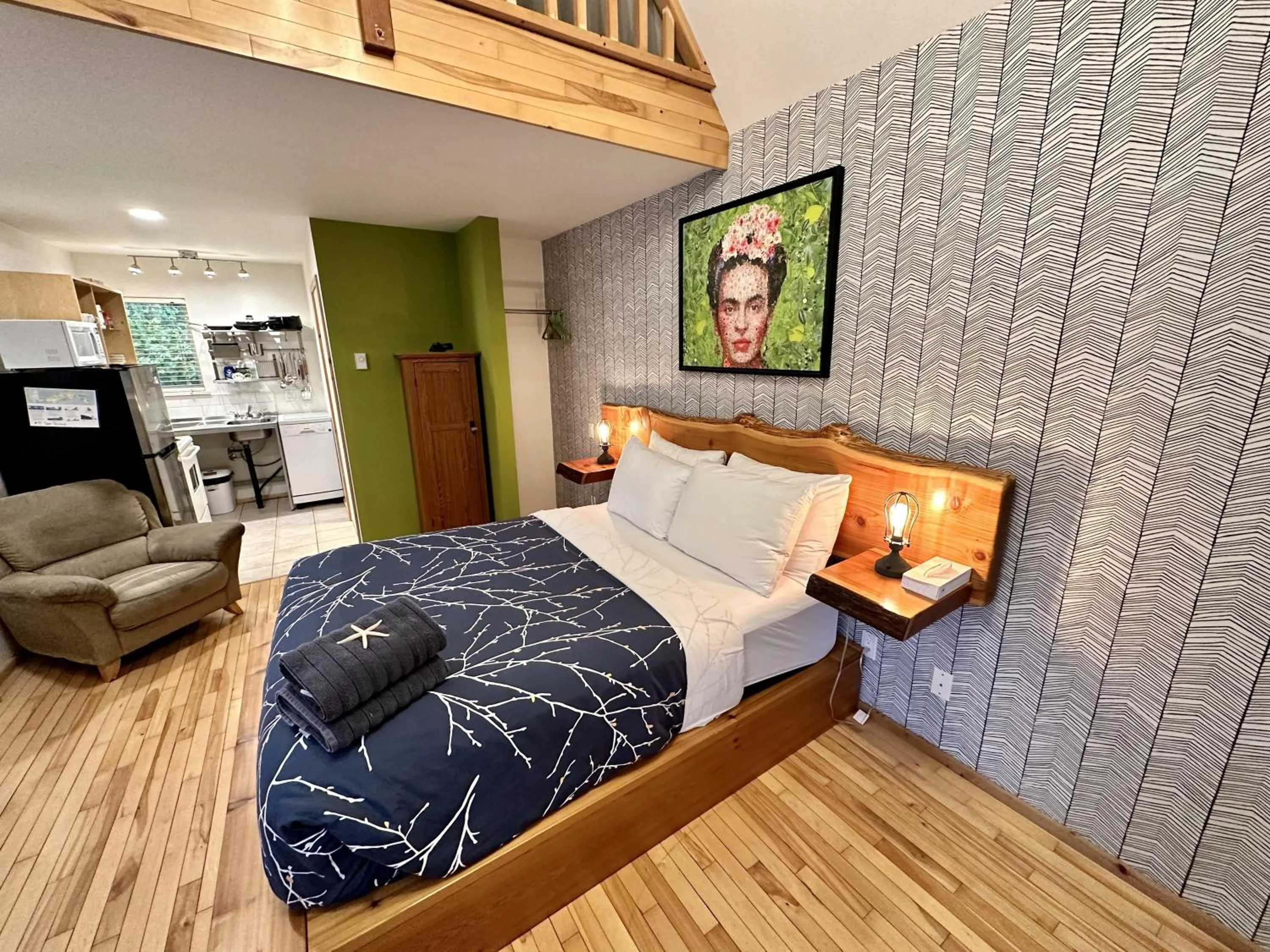 Property building, Bed in Great Cabin In Close To Walking Trails And Beaches - 13T