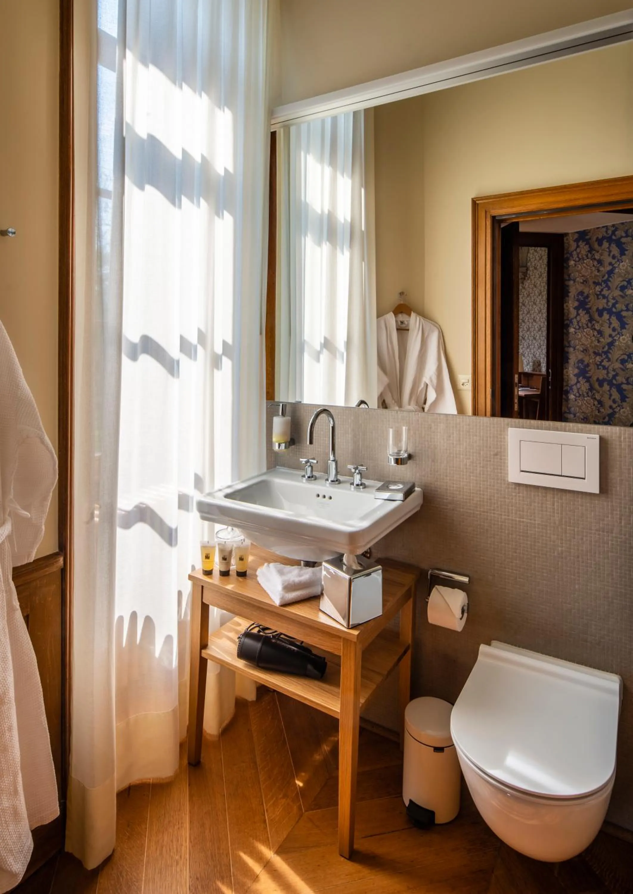 Bathroom in Schloss Schadau - Swiss Historic Hotel