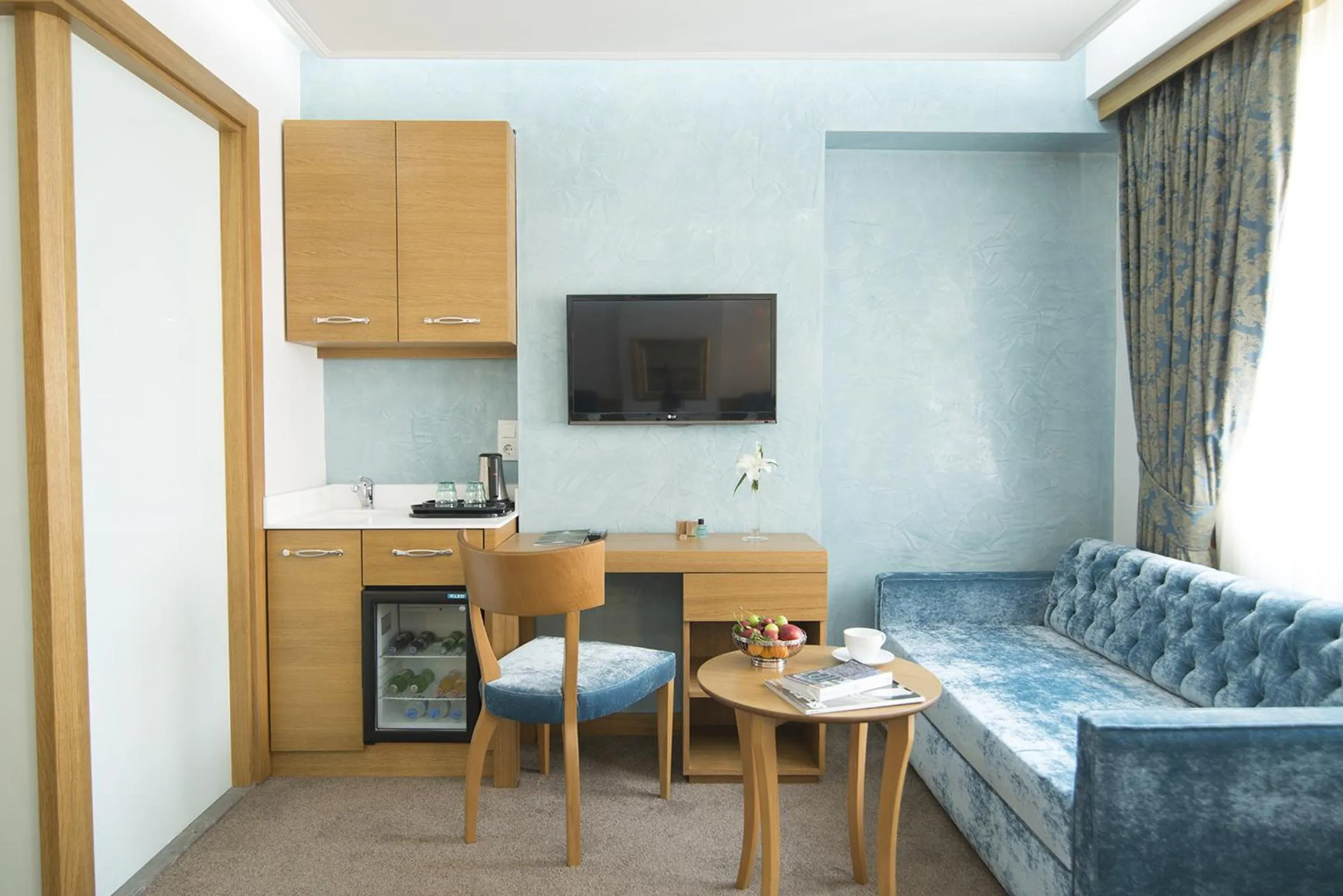 TV and multimedia in Cumbali Suite Hotel