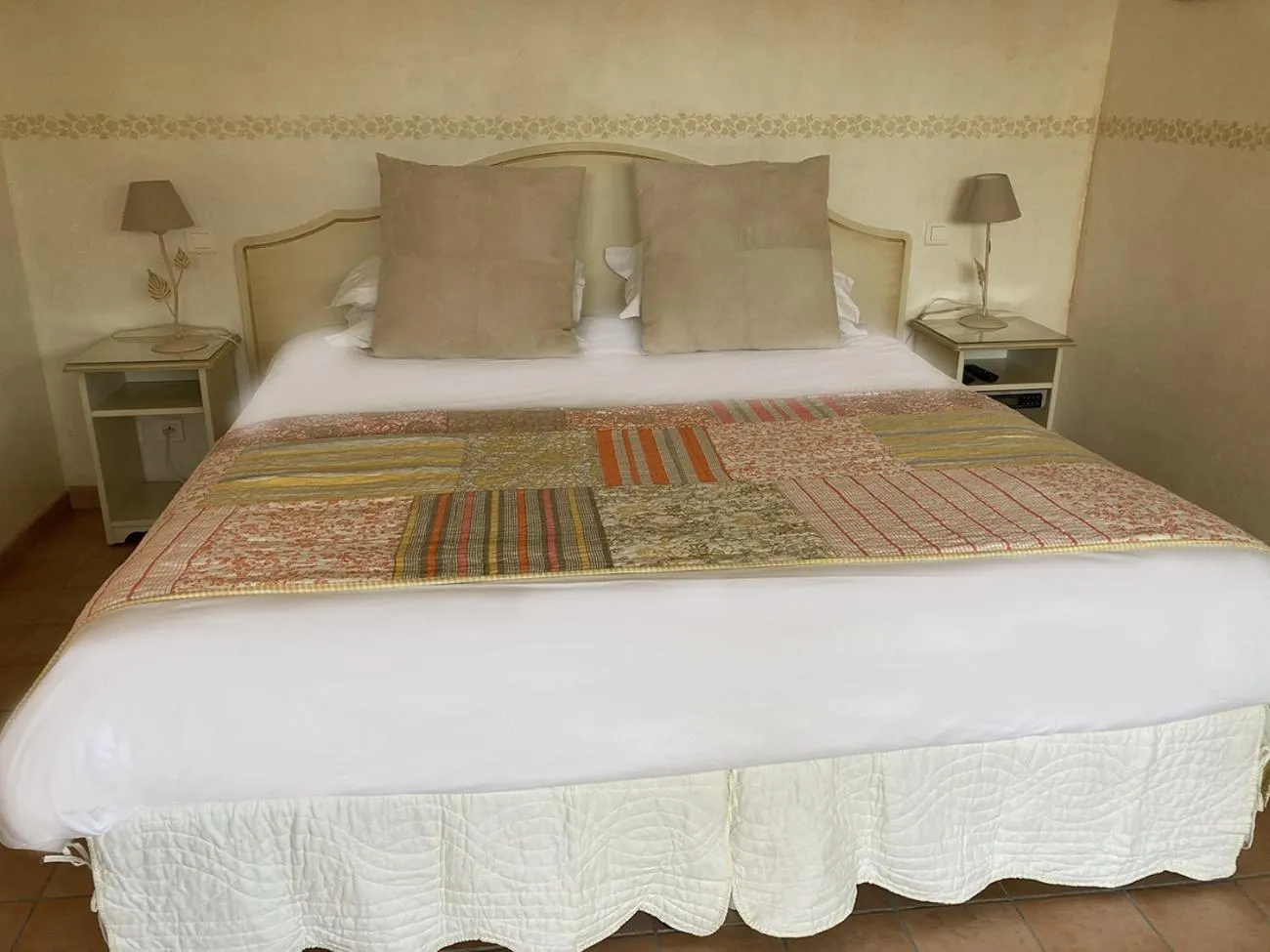 Photo of the whole room, Bed in La Résidence du Moulin