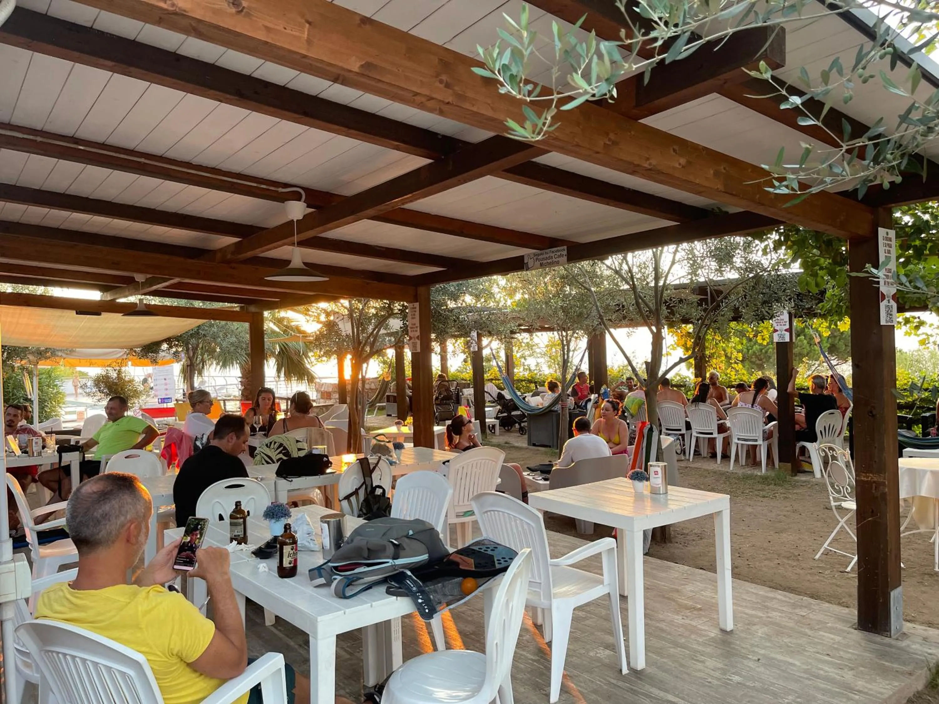 Restaurant/places to eat in Appartamenti Pousada Michelino