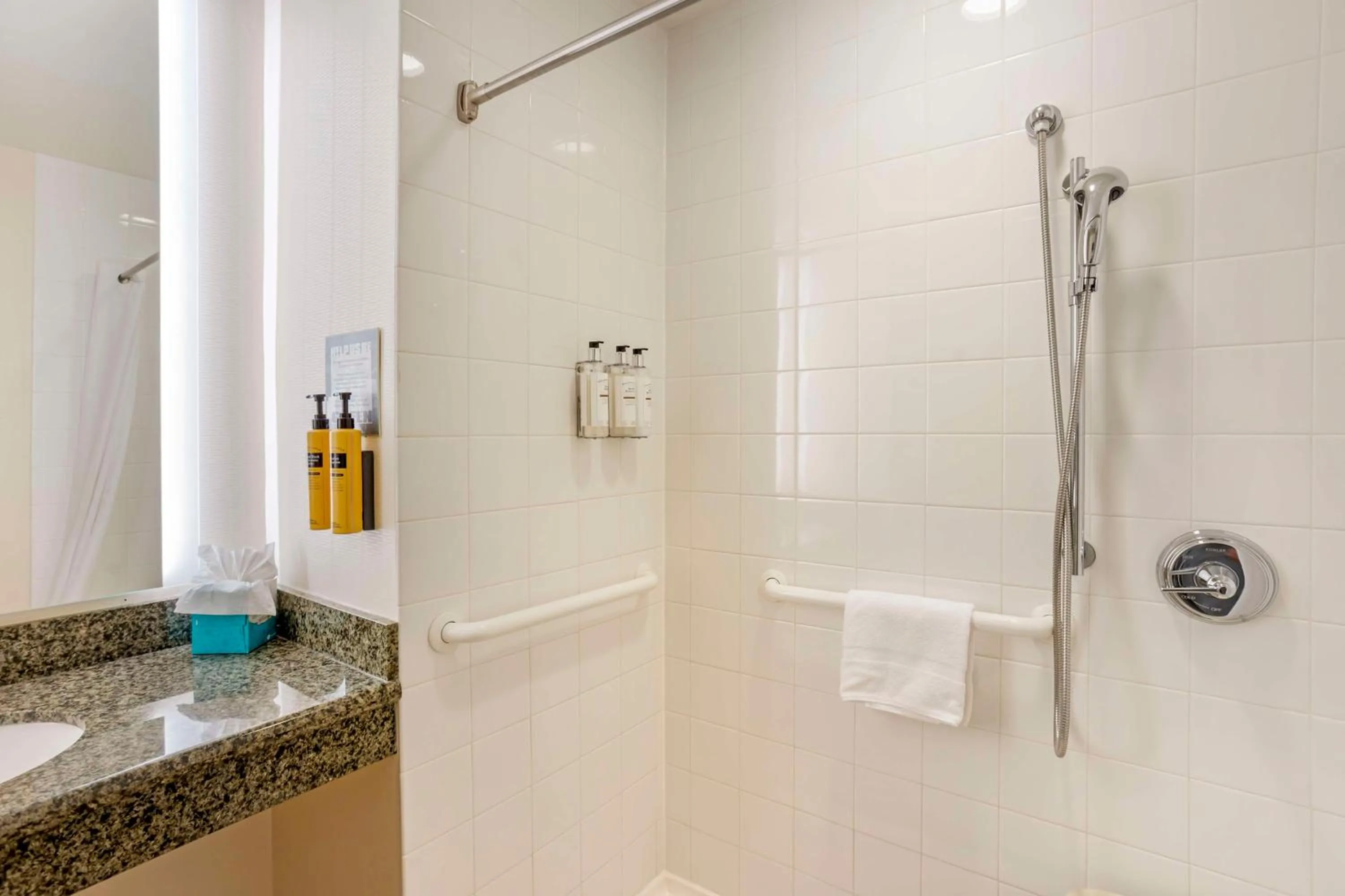 Bedroom in Best Western Plus - King of Prussia