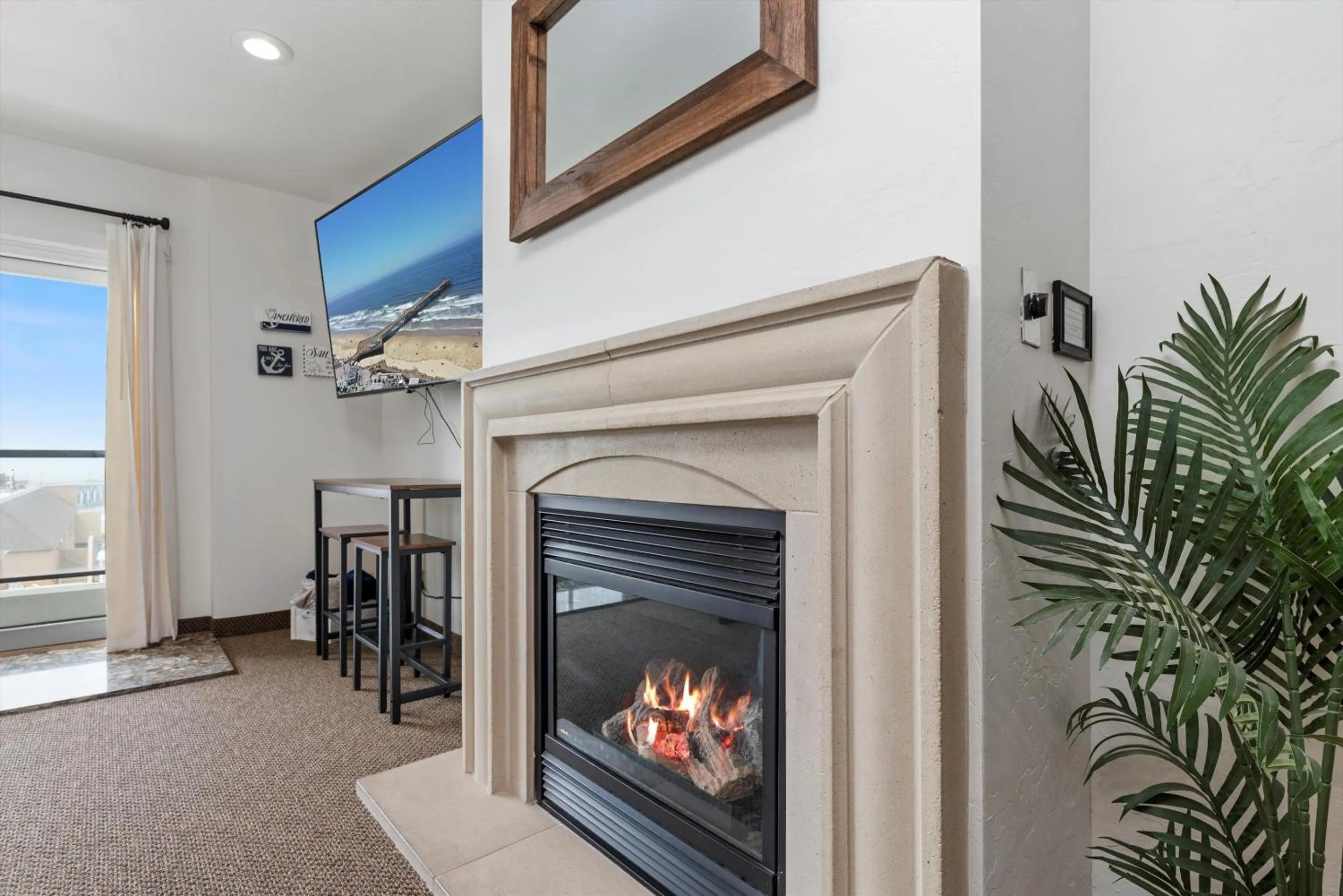 TV and multimedia in Beach House Inn & Suites