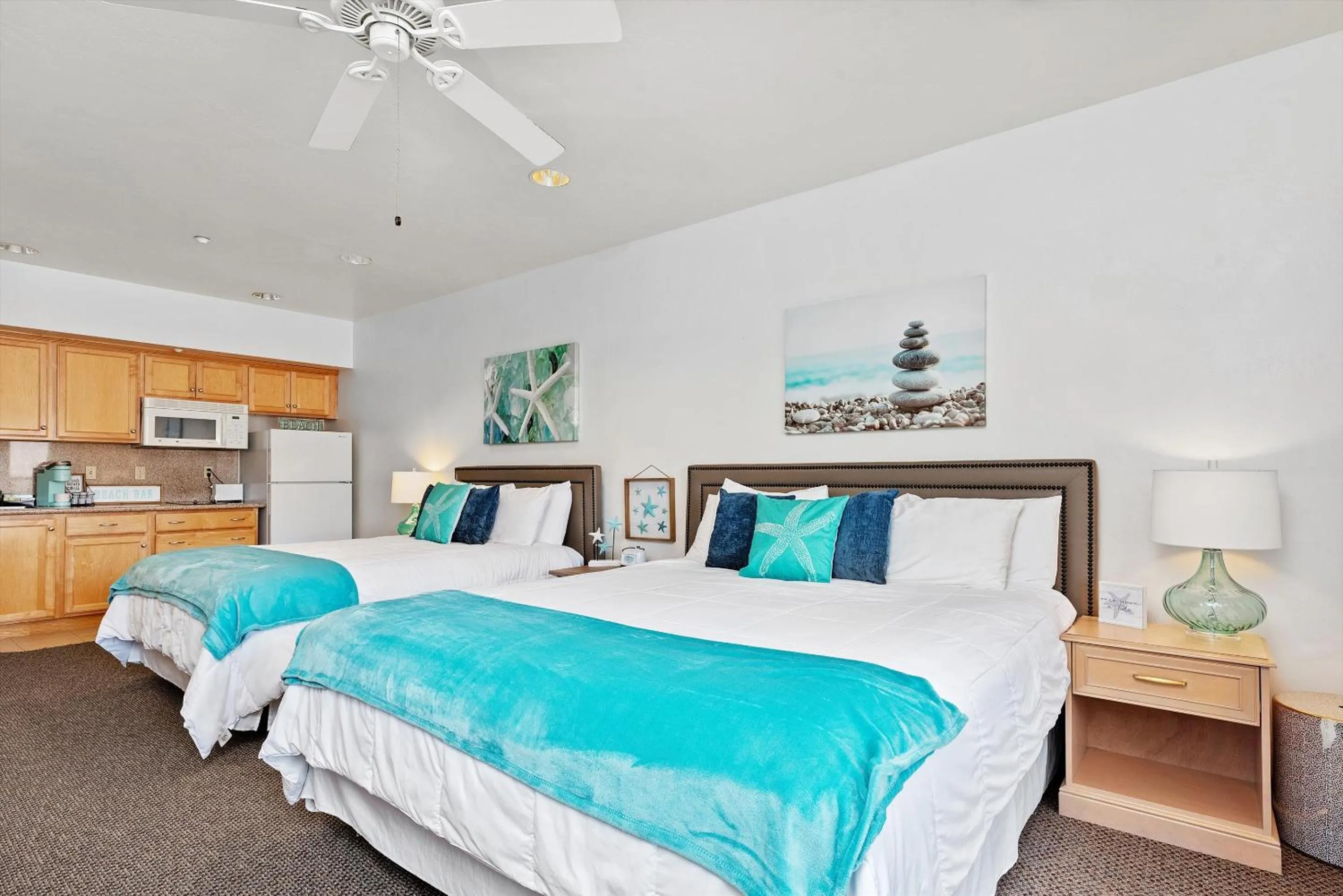 Bed in Beach House Inn & Suites