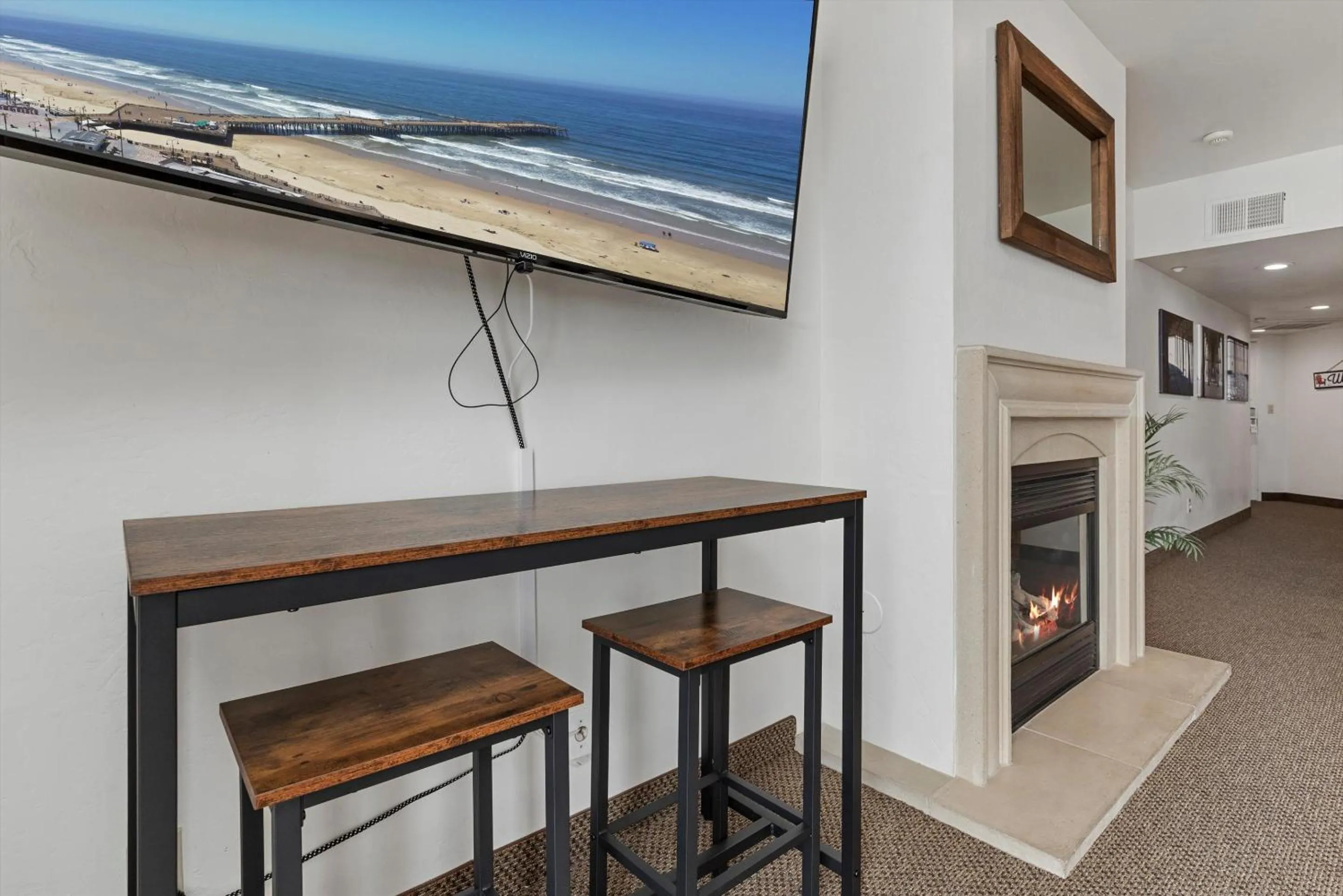 TV and multimedia in Beach House Inn & Suites